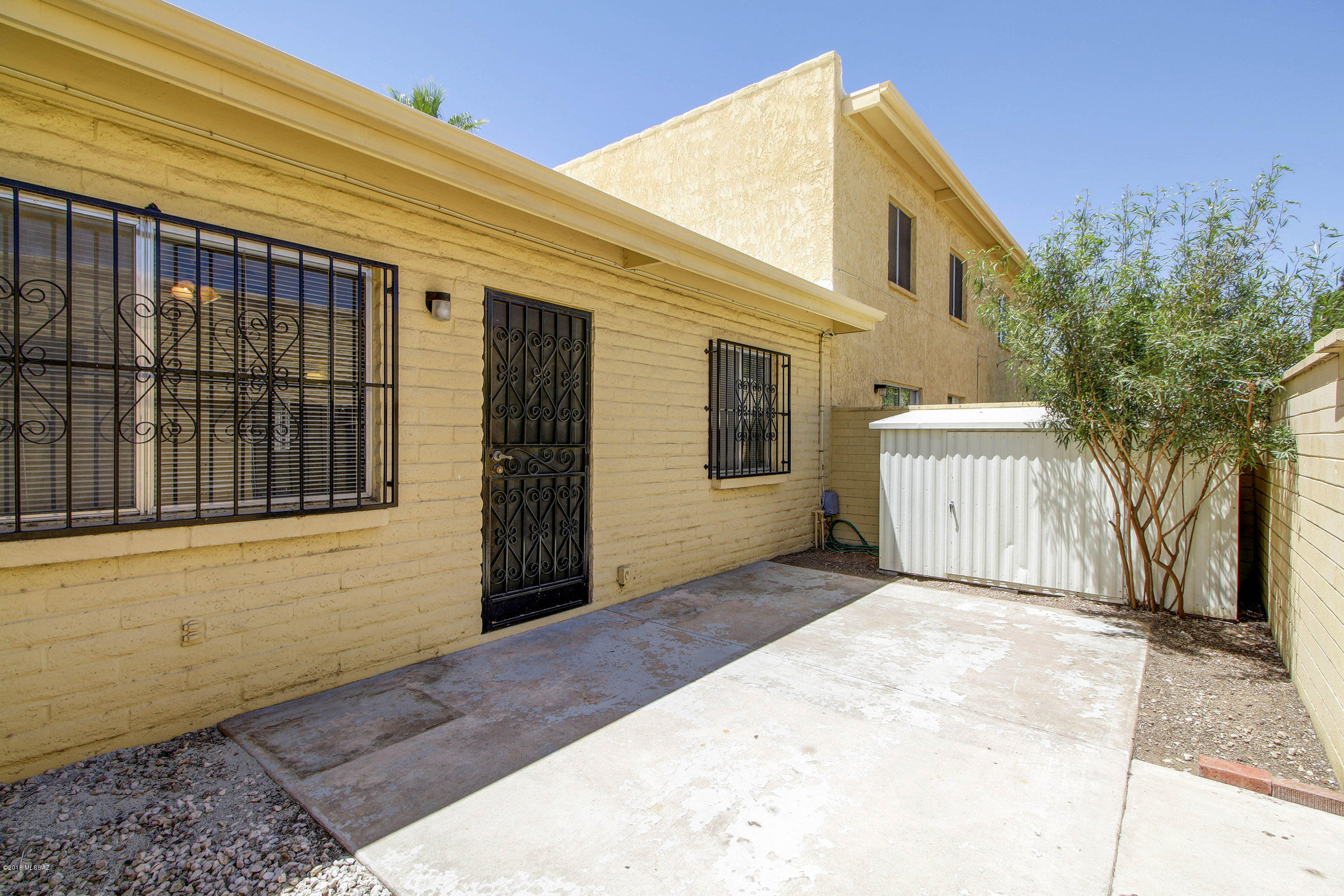 Villa Del Vista Condominium - Residential