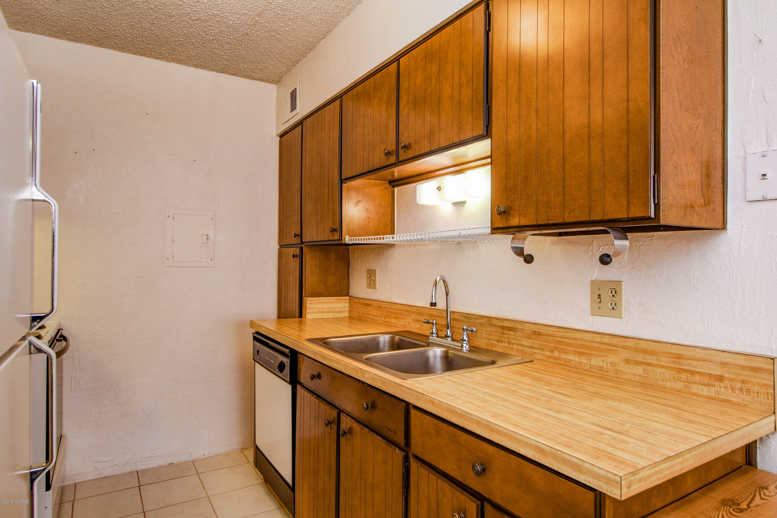 Villa Del Vista Condominium - Residential