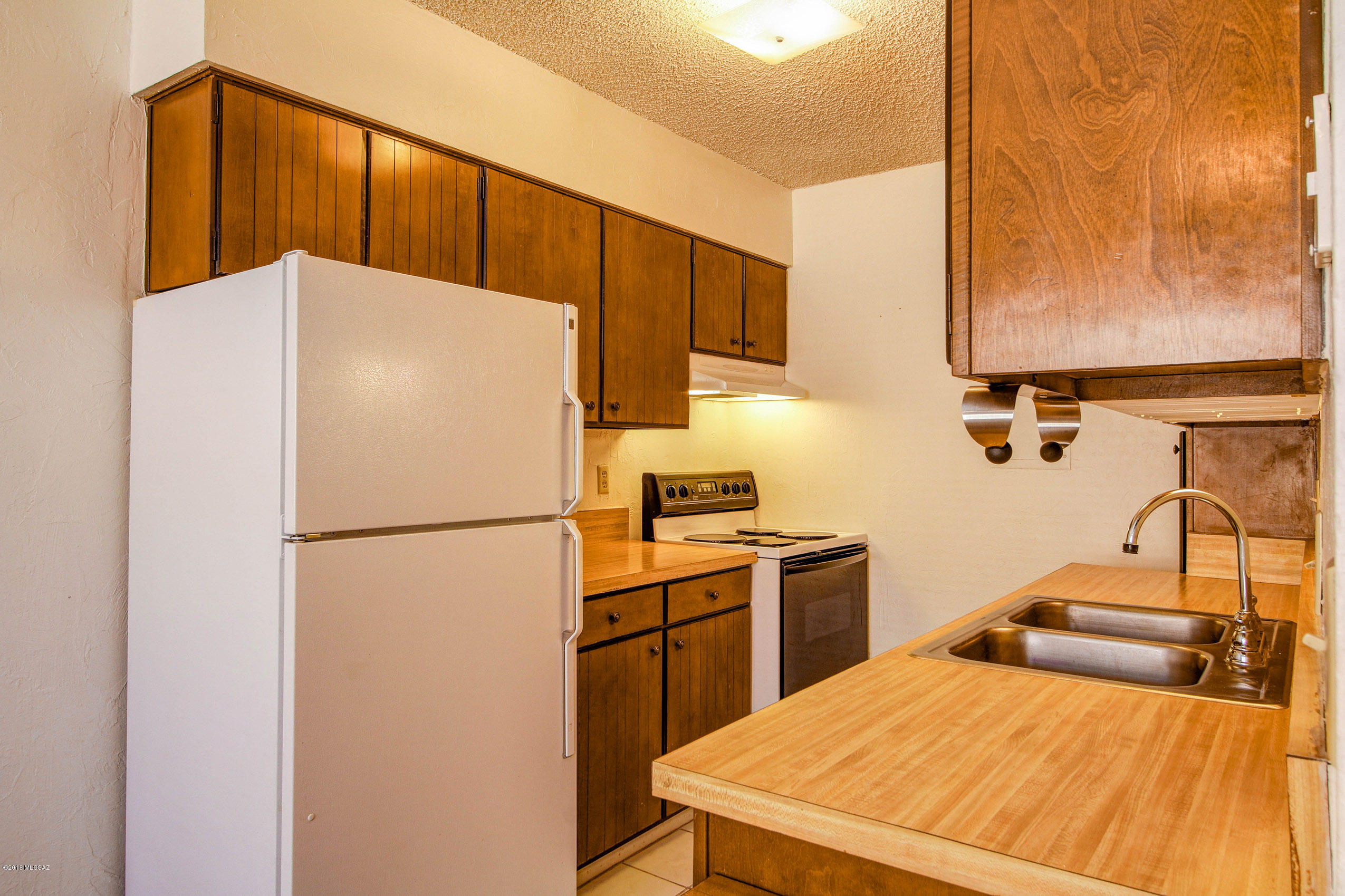 Villa Del Vista Condominium - Residential