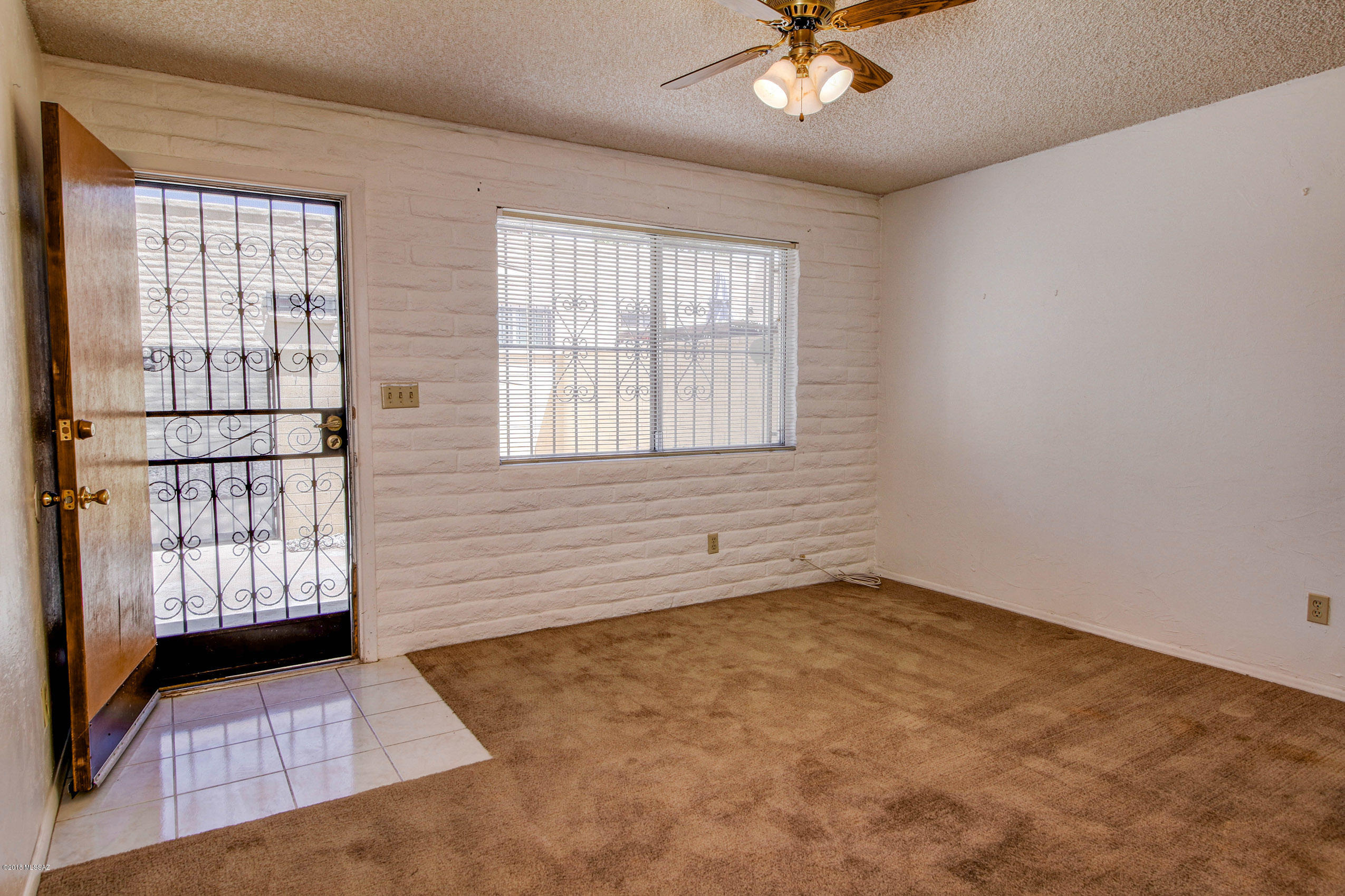 Villa Del Vista Condominium - Residential