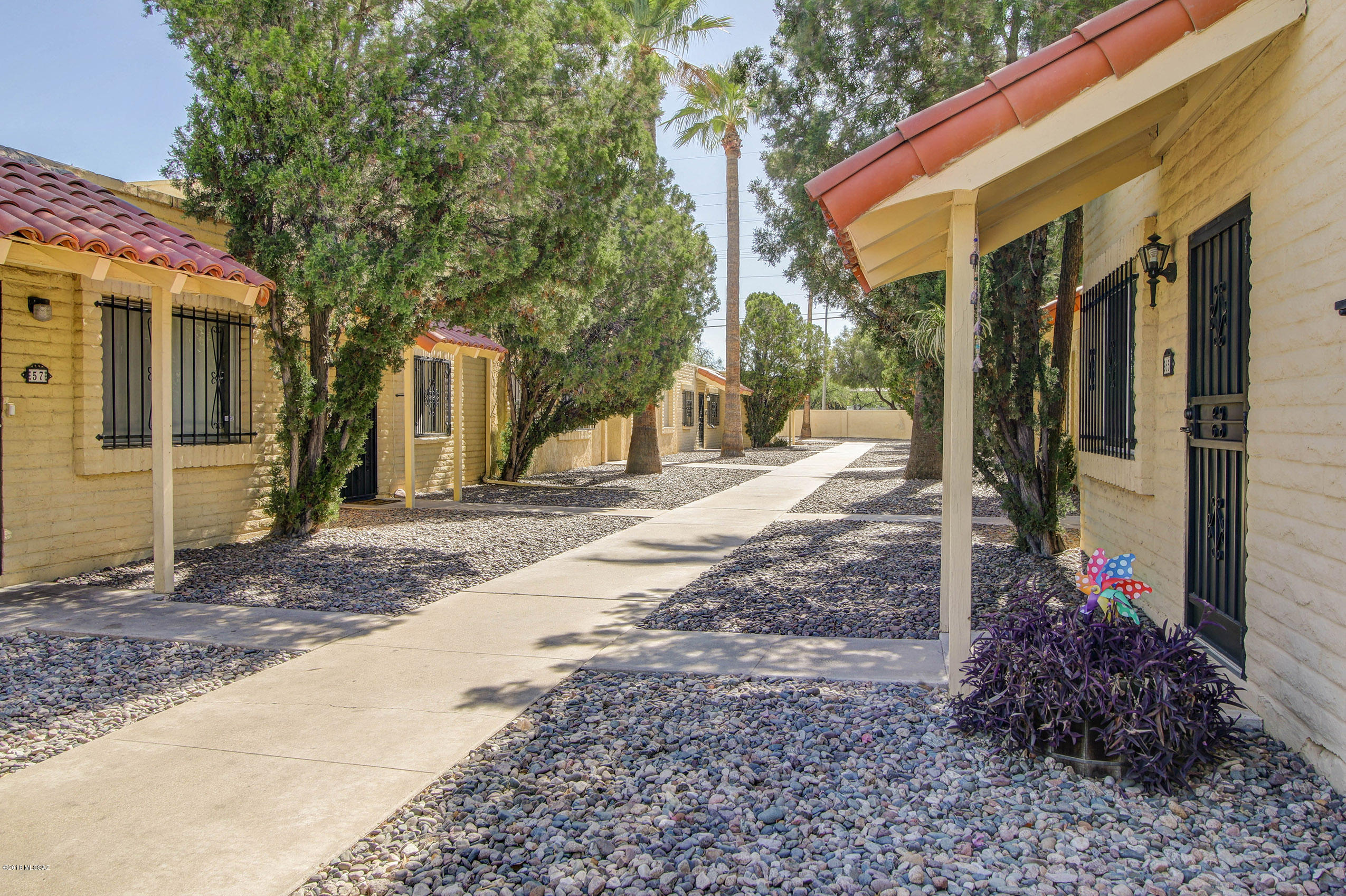 Villa Del Vista Condominium - Residential