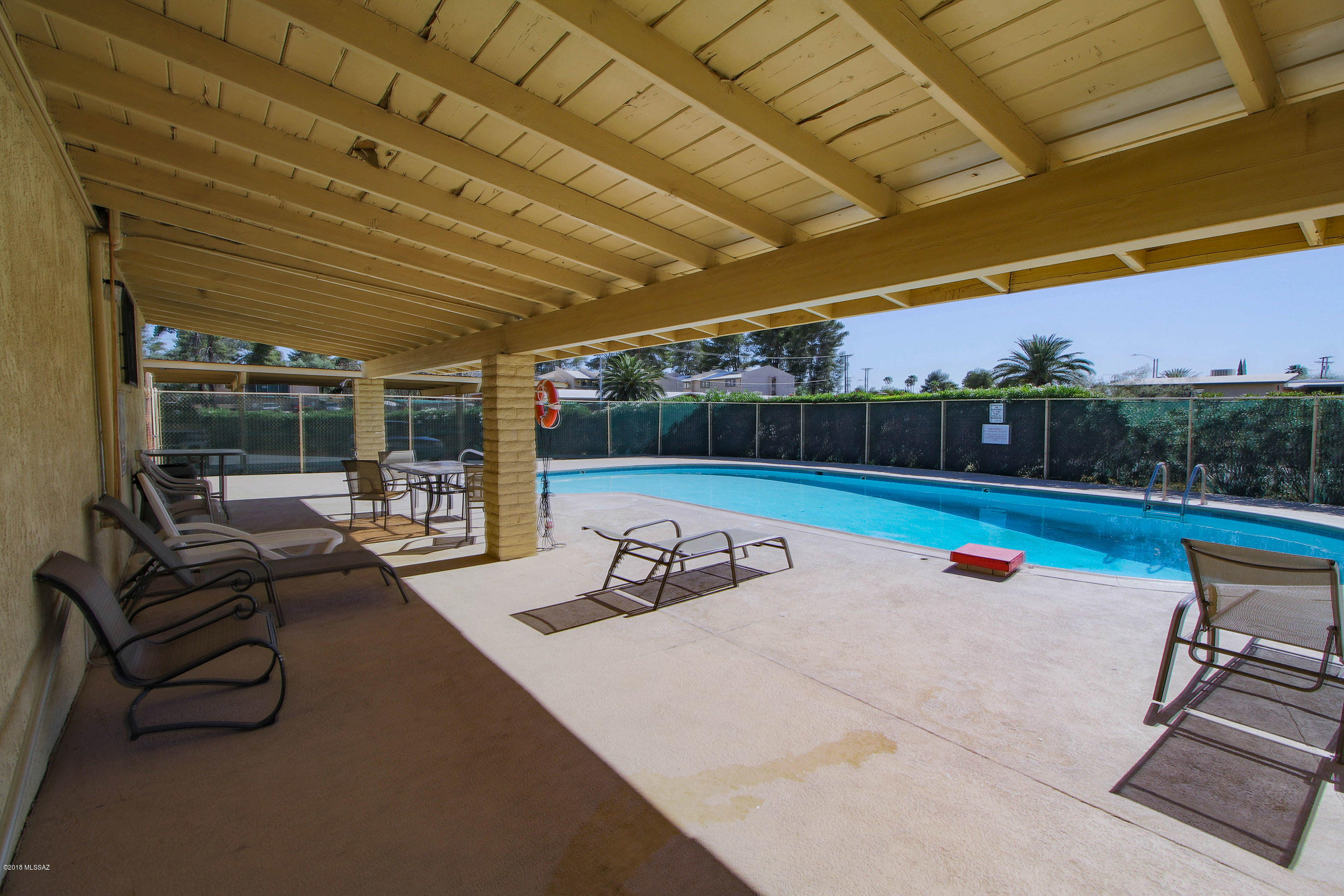 Villa Del Vista Condominium - Residential