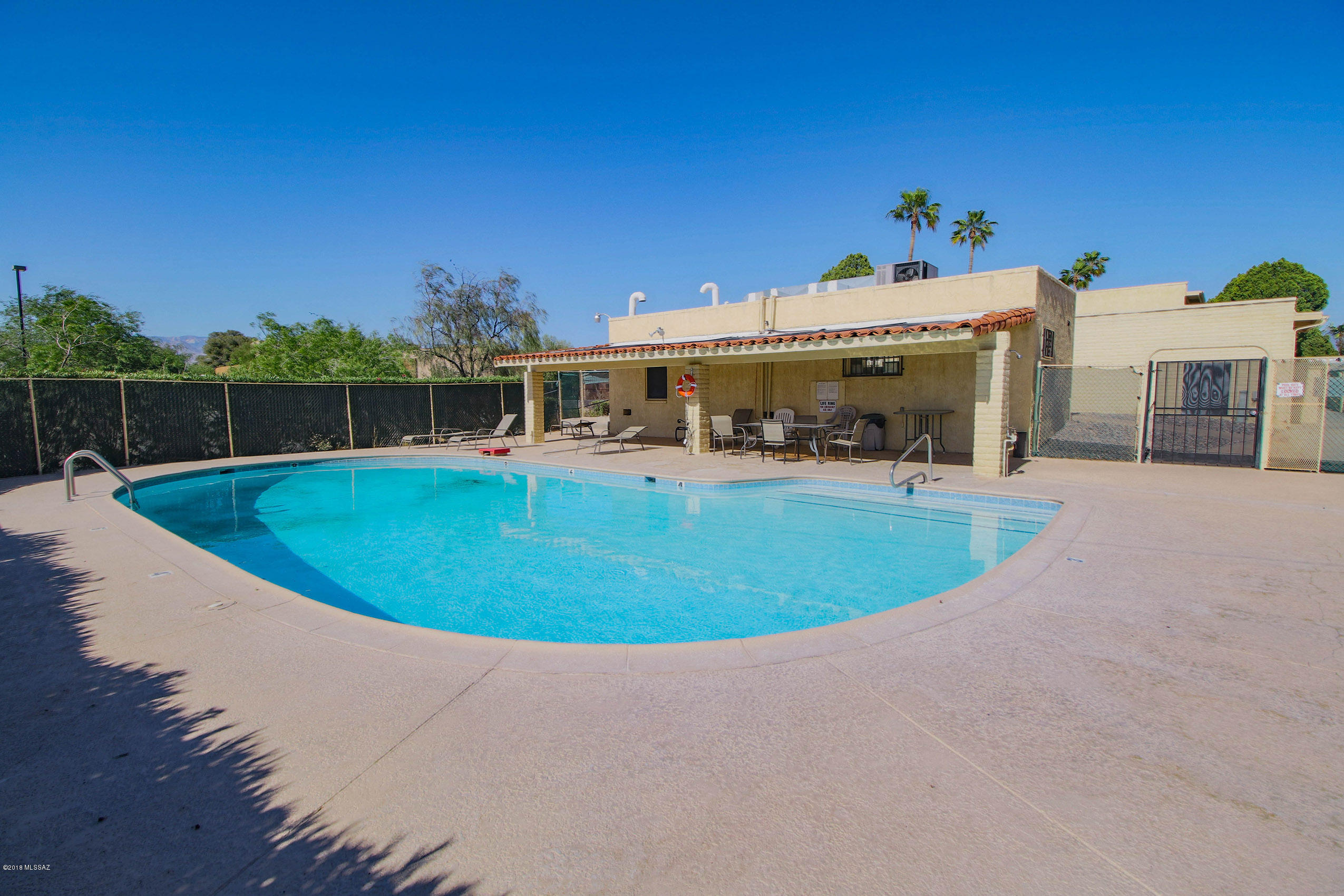 Villa Del Vista Condominium - Residential
