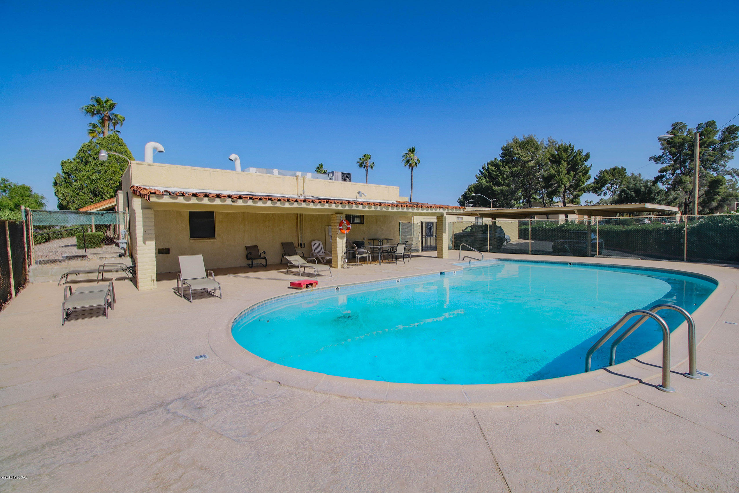 Villa Del Vista Condominium - Residential