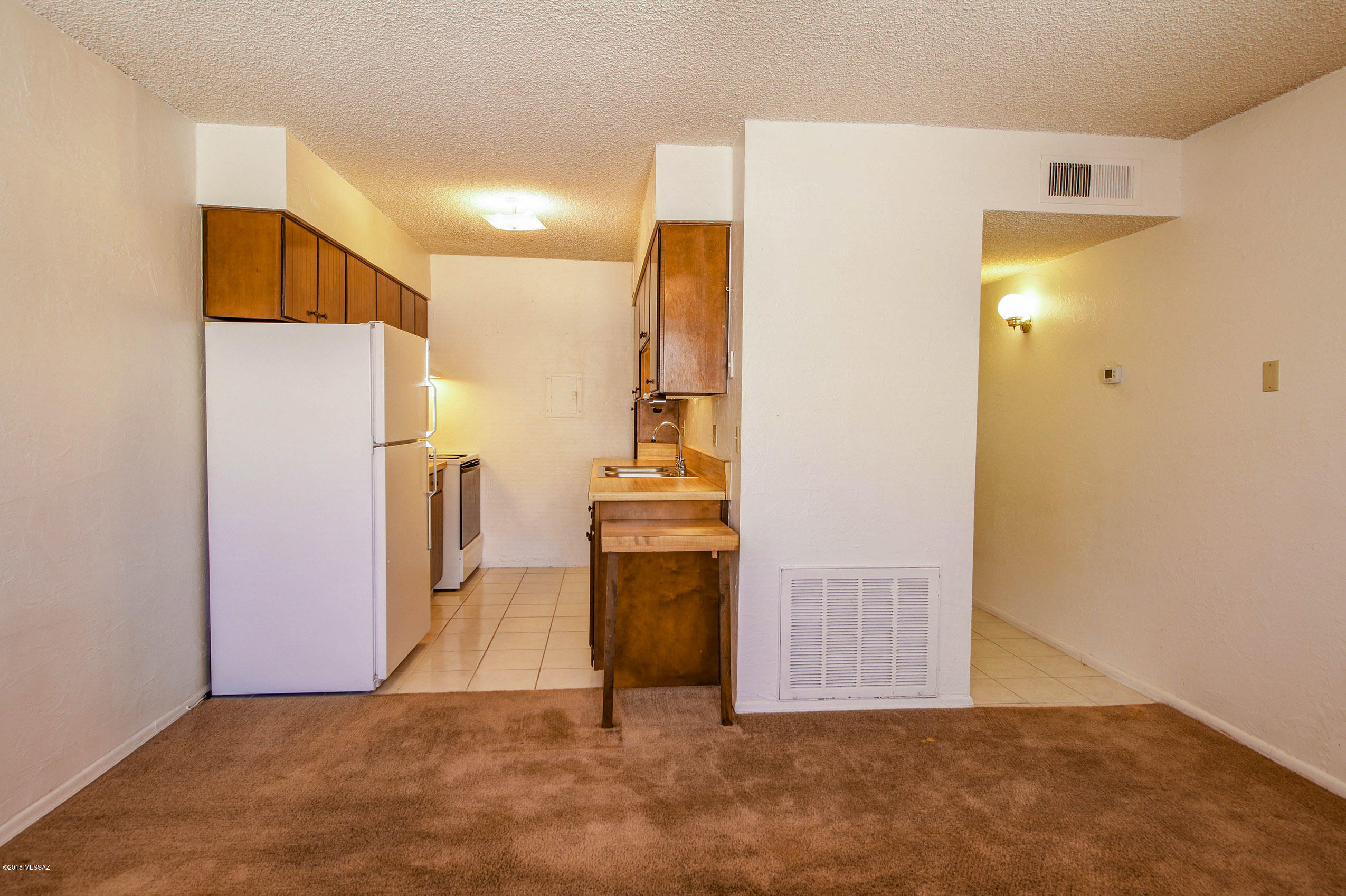 Villa Del Vista Condominium - Residential