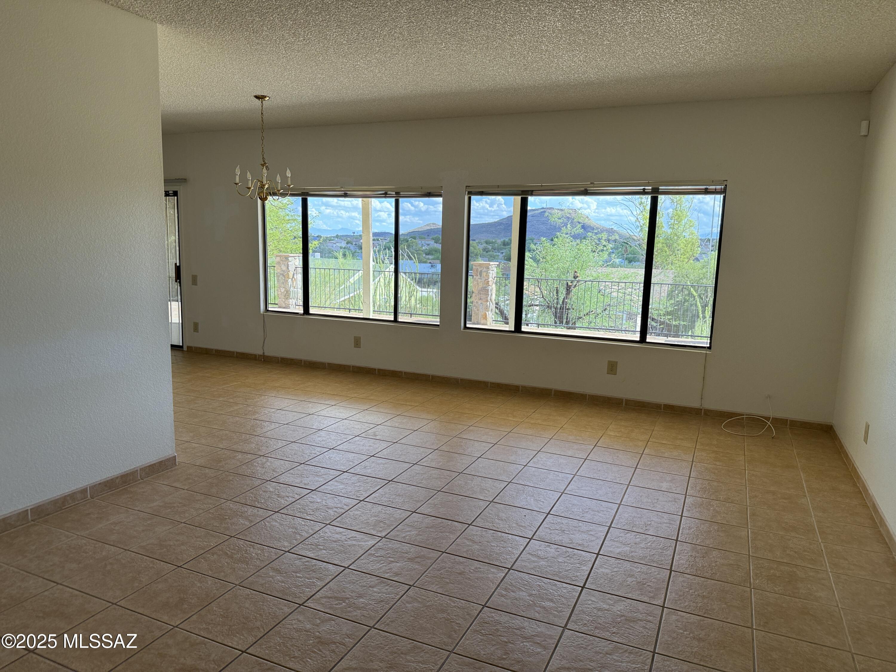 Saddlewood Ranch (1-285) - Residential Lease