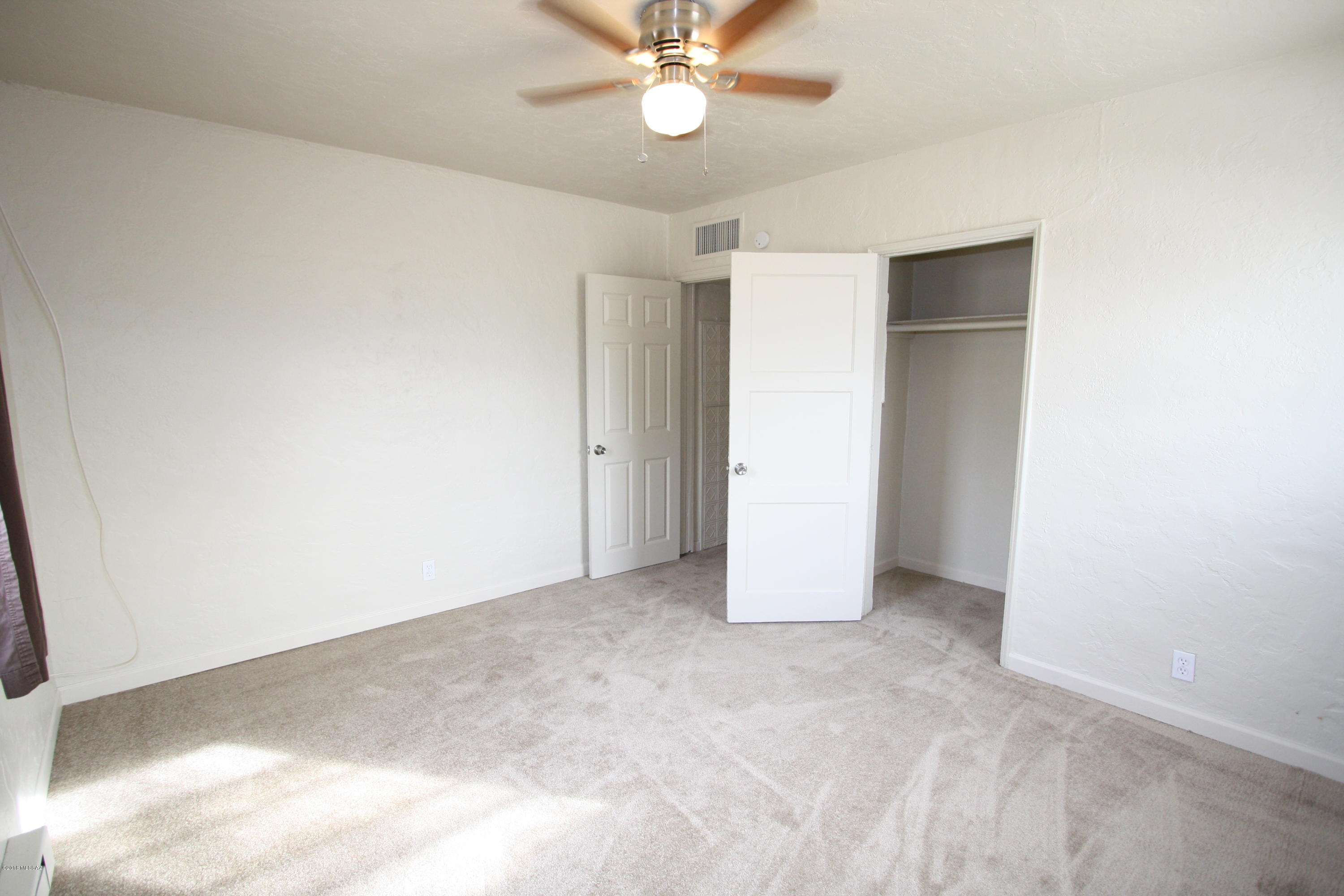 Catalina Poultry Acres NO 3 - Residential Lease