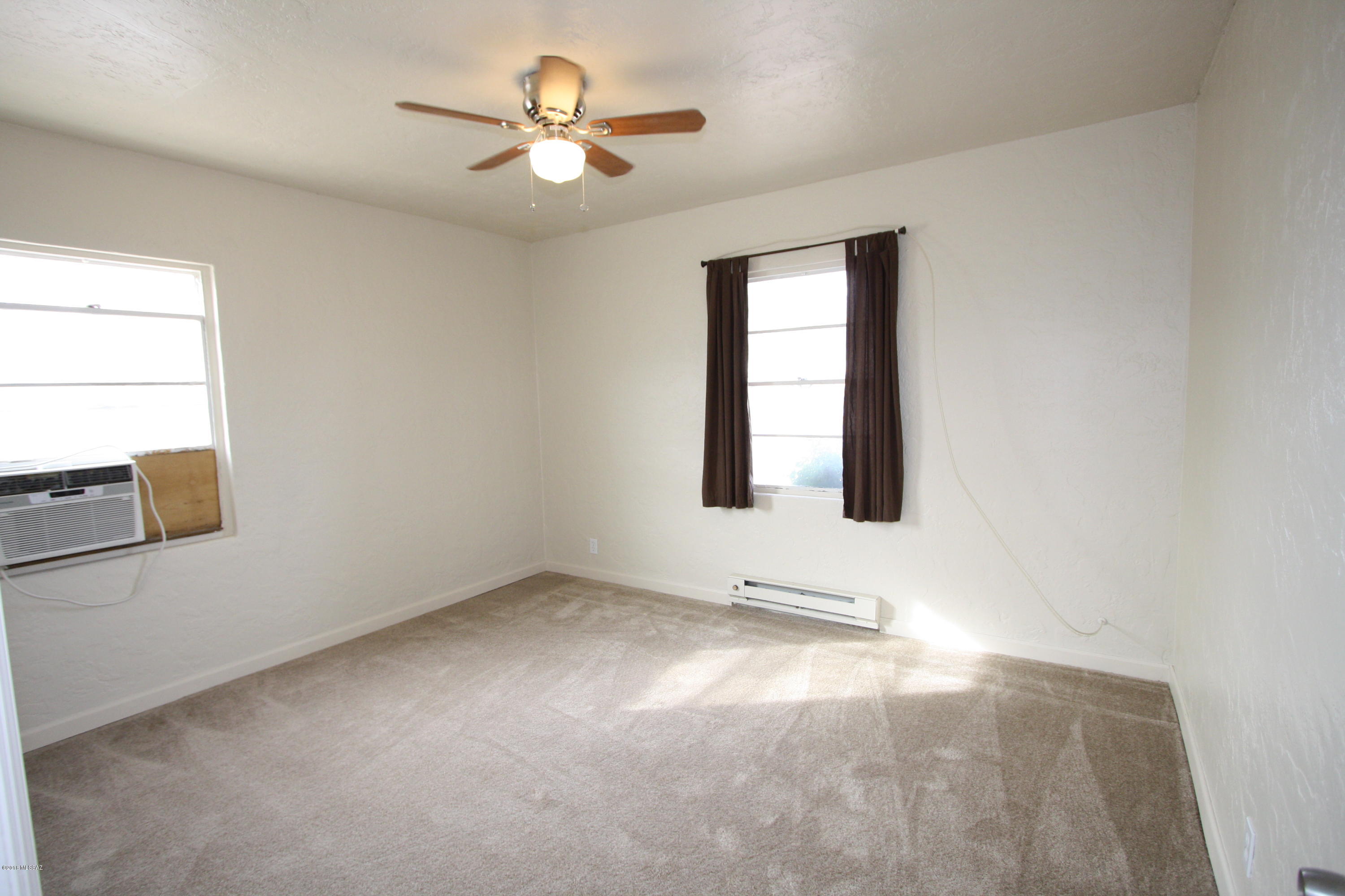 Catalina Poultry Acres NO 3 - Residential Lease