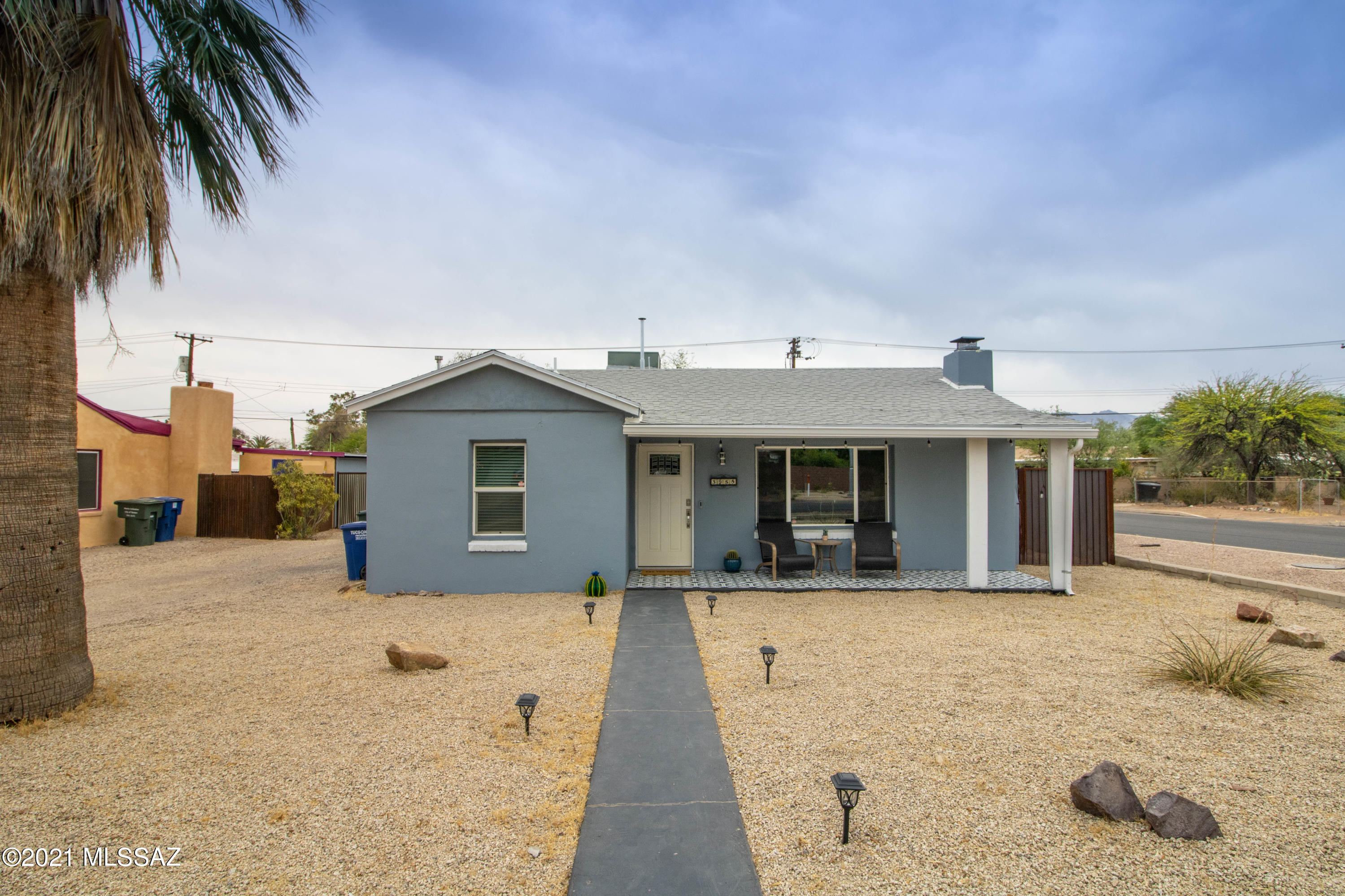 Completely updated 1946 bungalow in Central Tucson with beautiful finishes: ceramic wood tile flooring, beautiful tile backsplashes, stainless steel appliances, tiled patios, roof and main sewer line replaced in 2020.This property is lined with a custom steel privacy fence, and near plenty of shopping, Reid Park, Alvernon Park, the Tucson Botanical Gardens, BASIS School and more! Don't miss this one of a kind home!