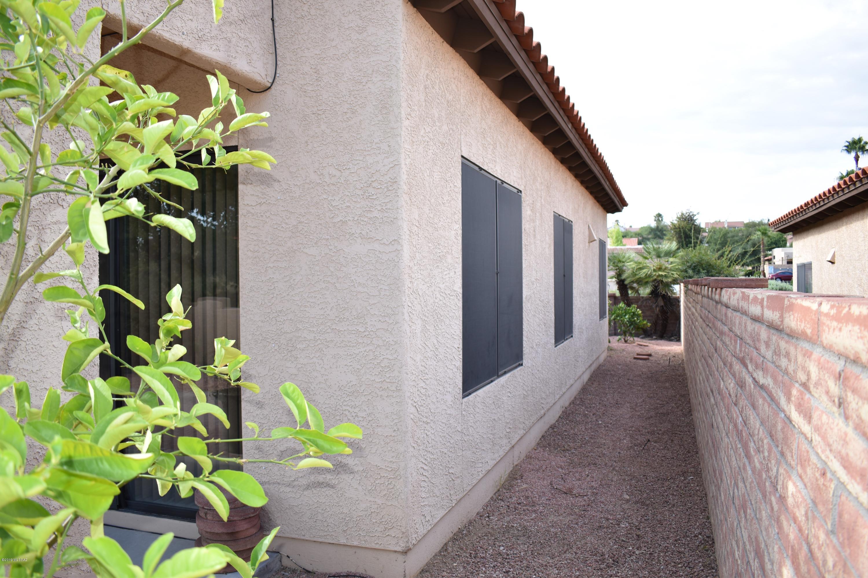 Valle Del Oro Townhomes (1-90) - Residential
