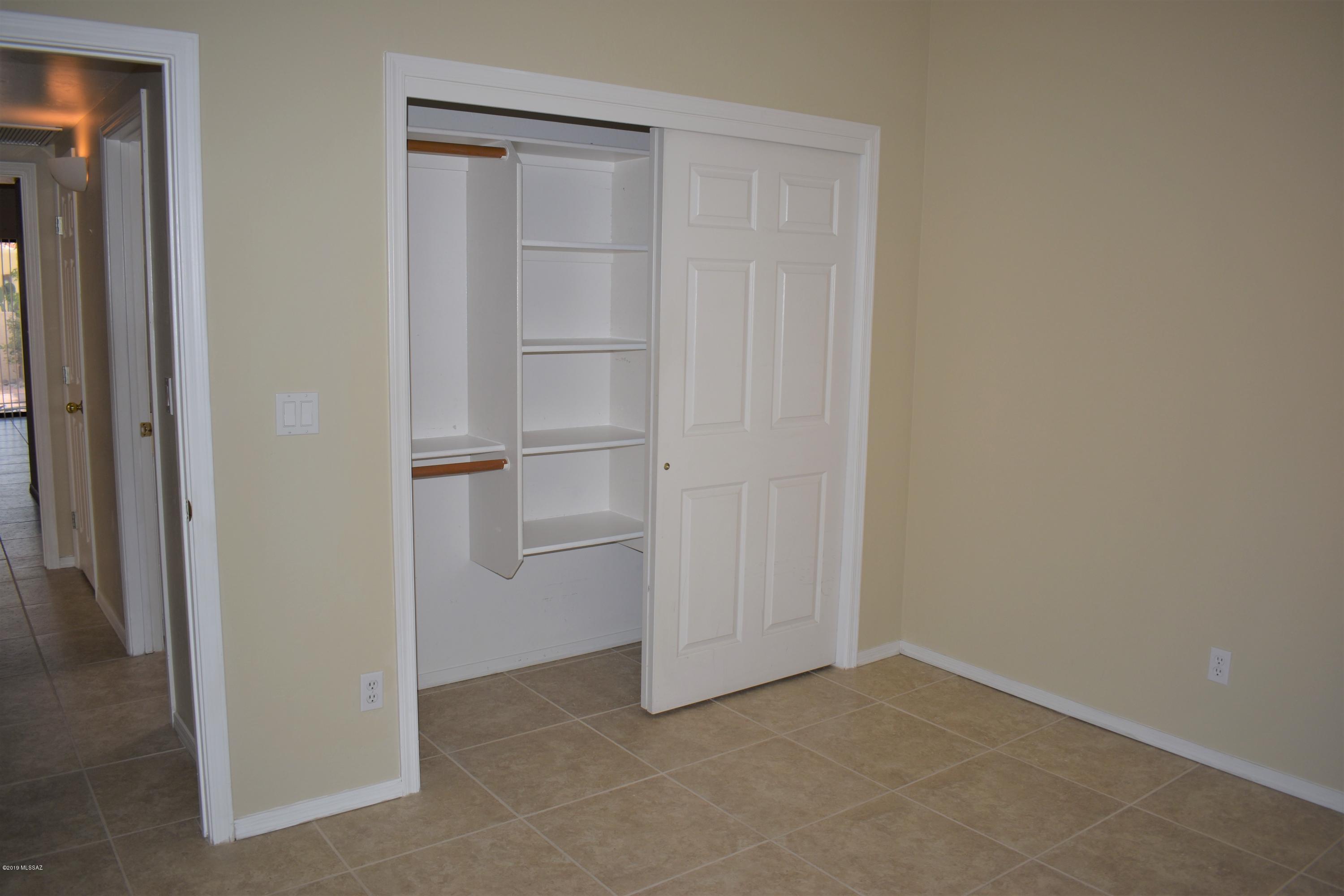 Valle Del Oro Townhomes (1-90) - Residential