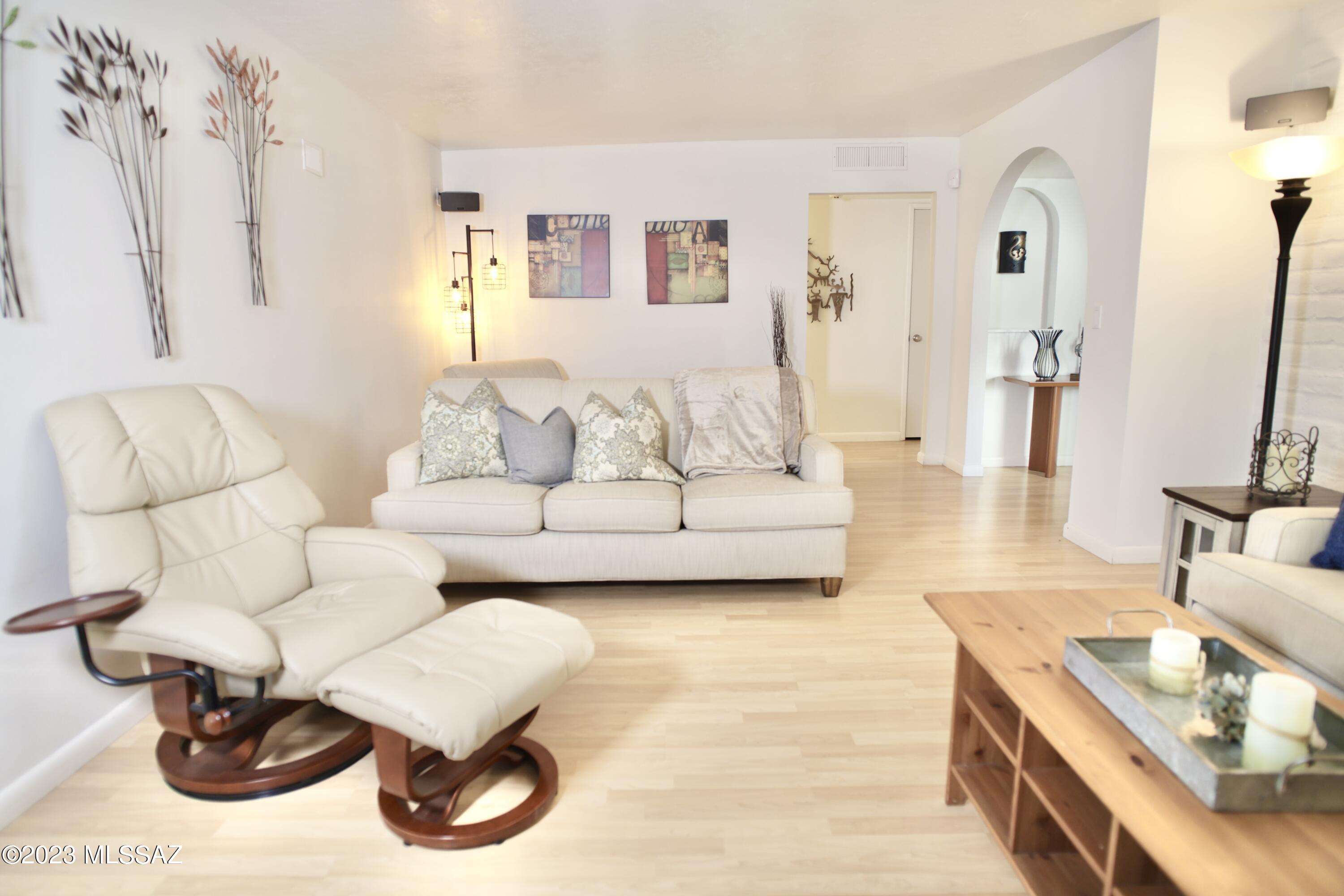 Las Brisas Estates NO. 2 (2, 5-15, 32 & 33) - Residential Lease