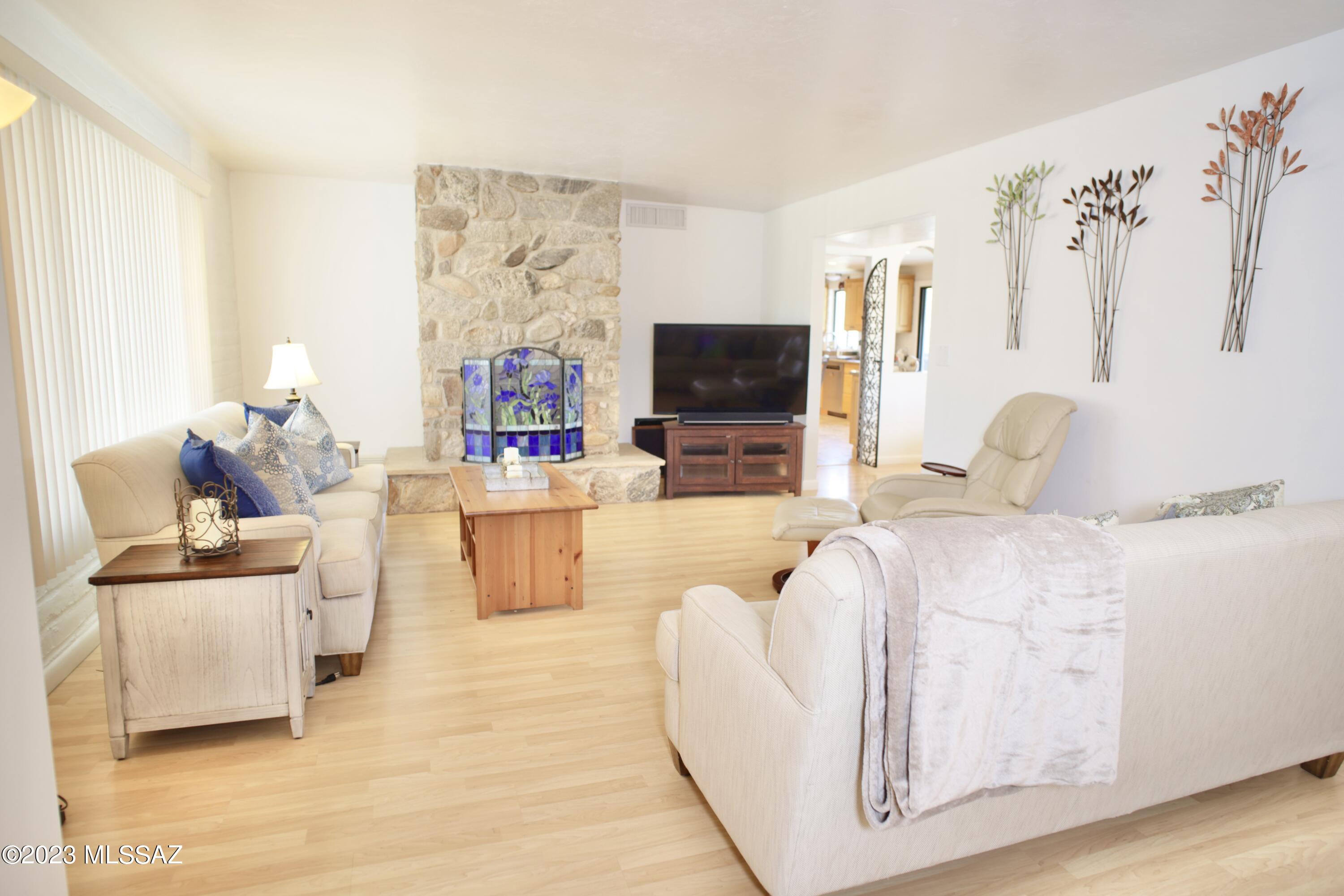 Las Brisas Estates NO. 2 (2, 5-15, 32 & 33) - Residential Lease