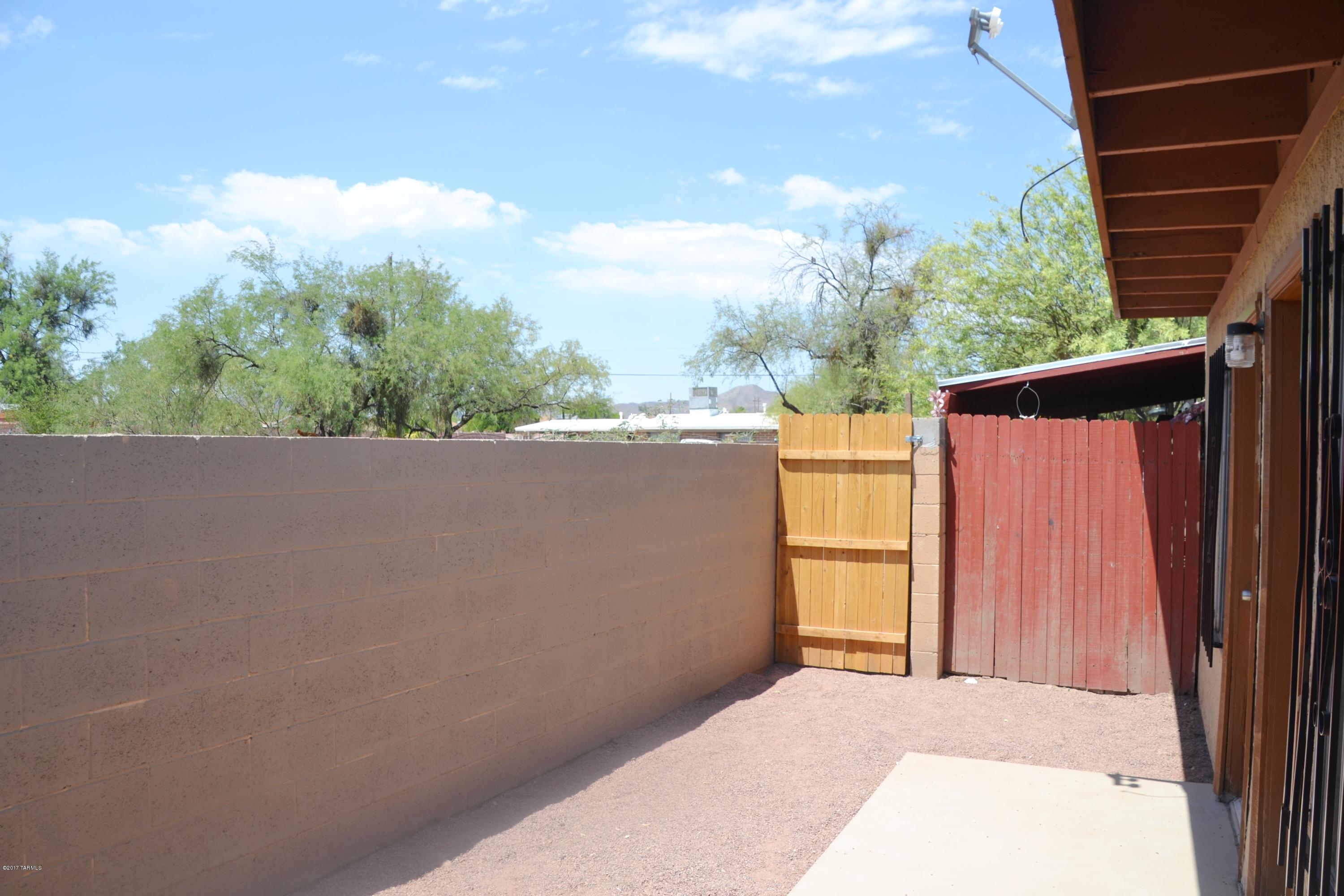 El Rio Townhomes (1-11) - Residential