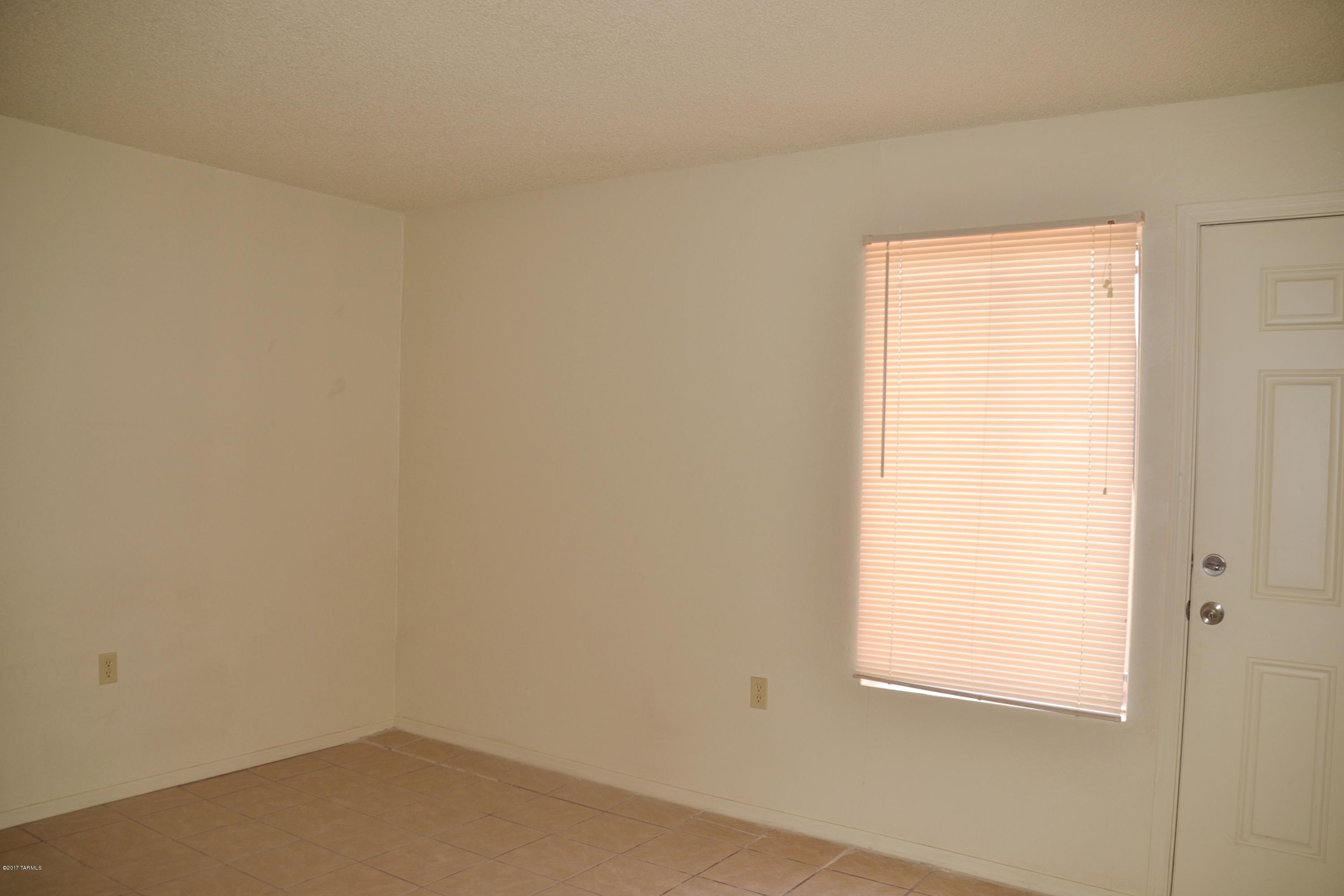 El Rio Townhomes (1-11) - Residential