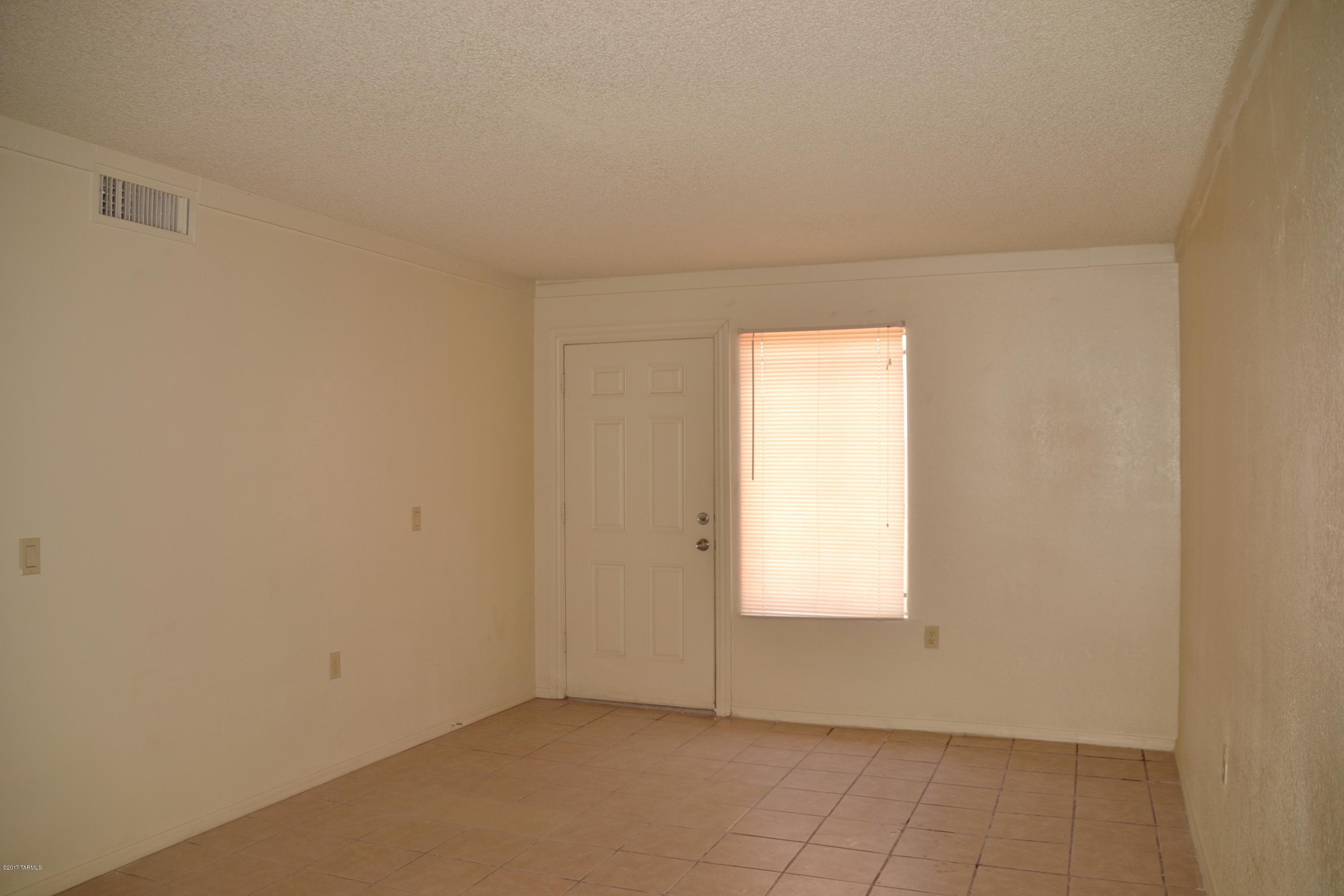 El Rio Townhomes (1-11) - Residential