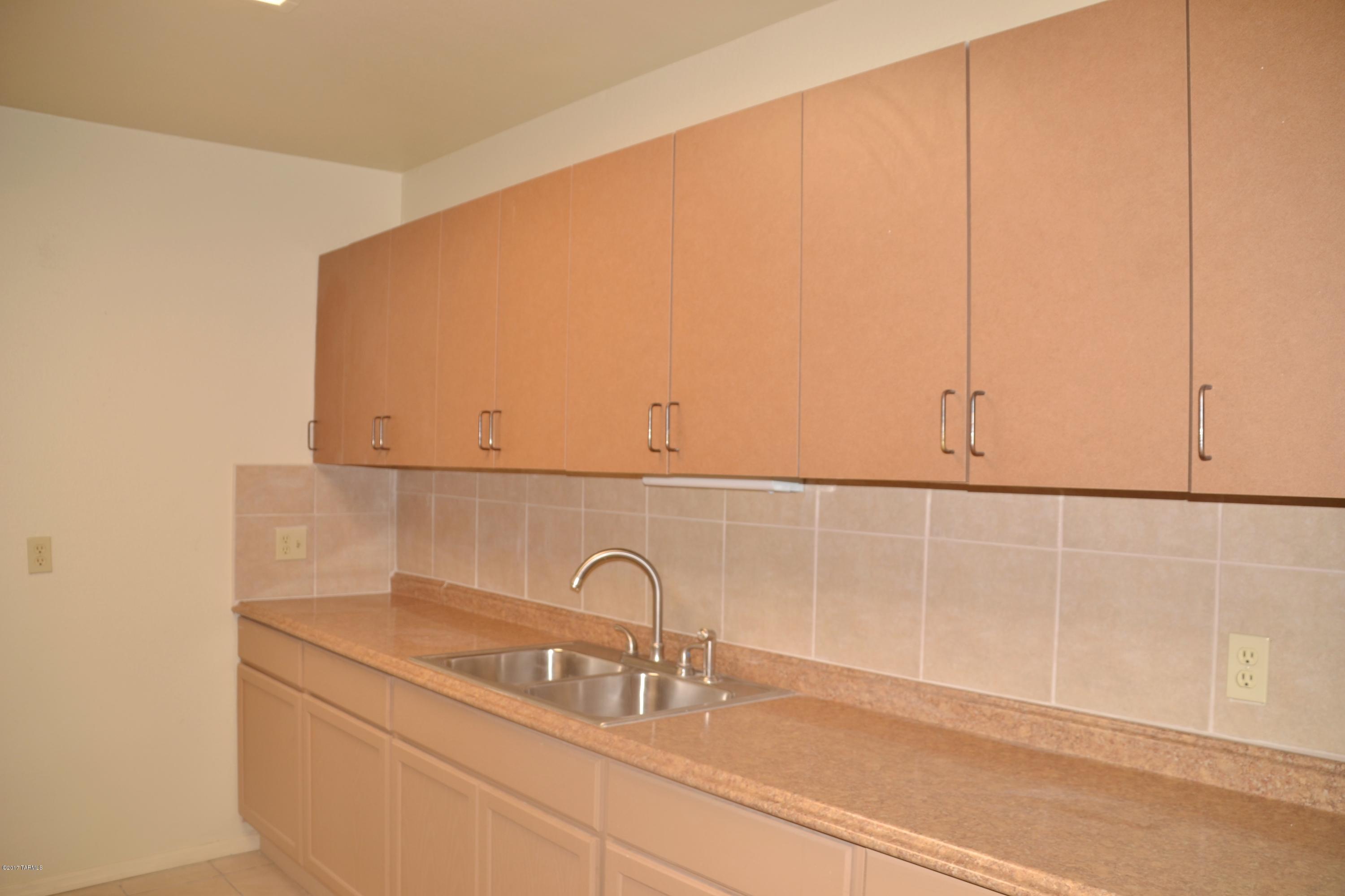 El Rio Townhomes (1-11) - Residential