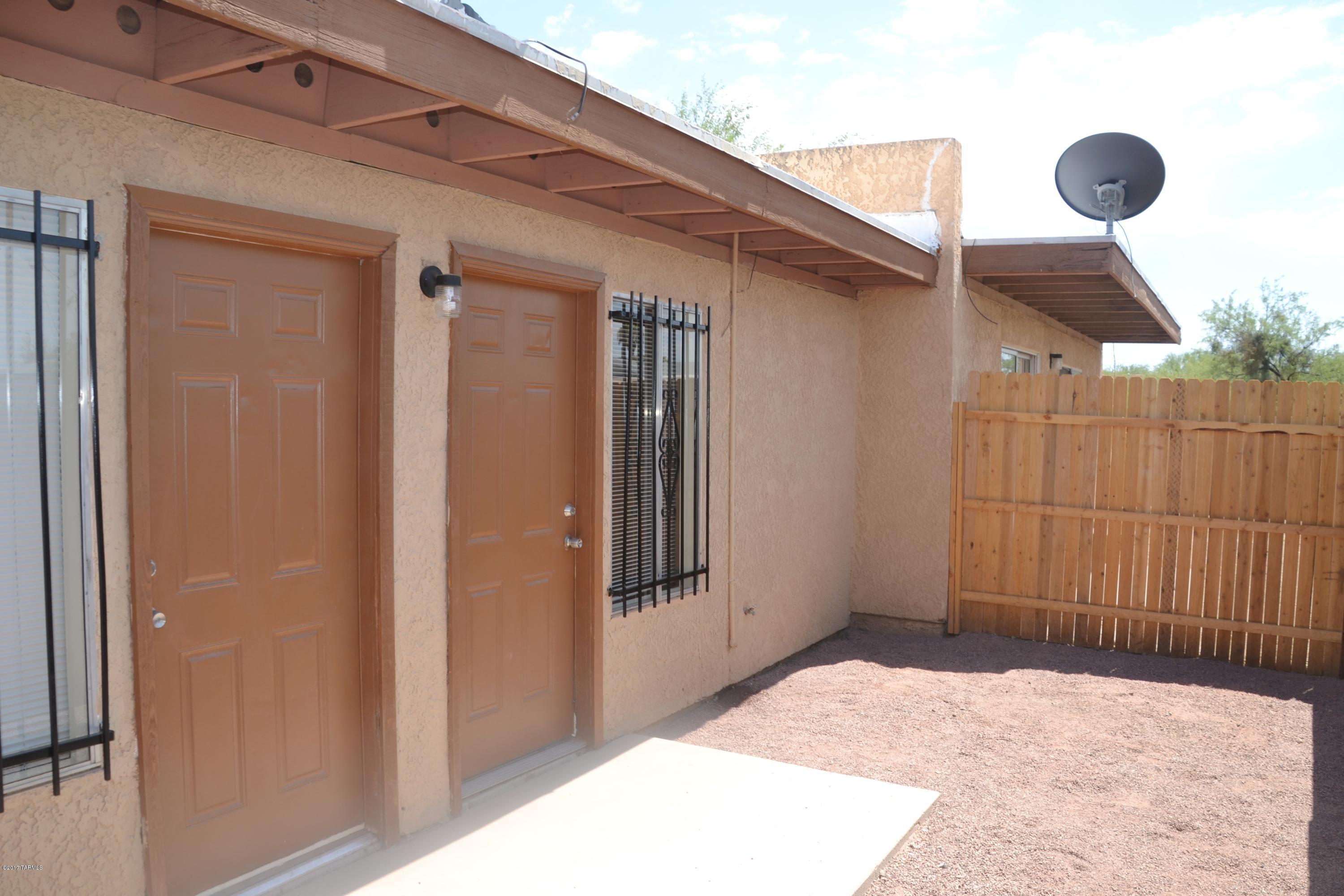 El Rio Townhomes (1-11) - Residential