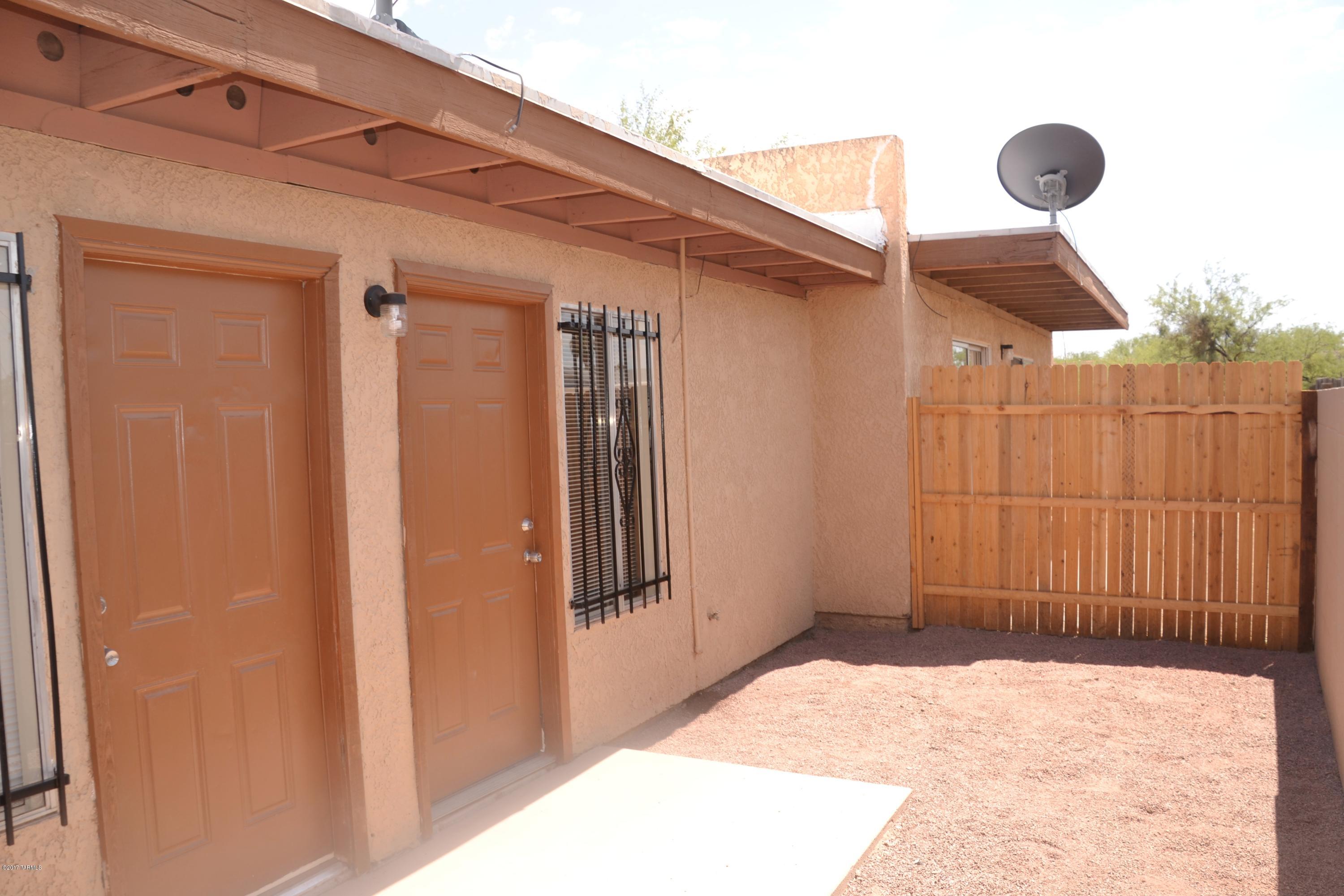 El Rio Townhomes (1-11) - Residential