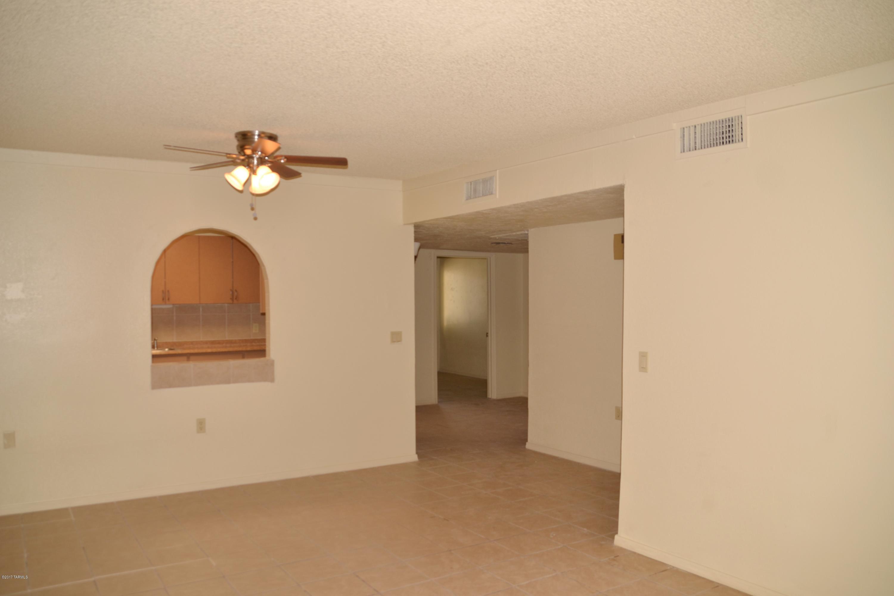 El Rio Townhomes (1-11) - Residential