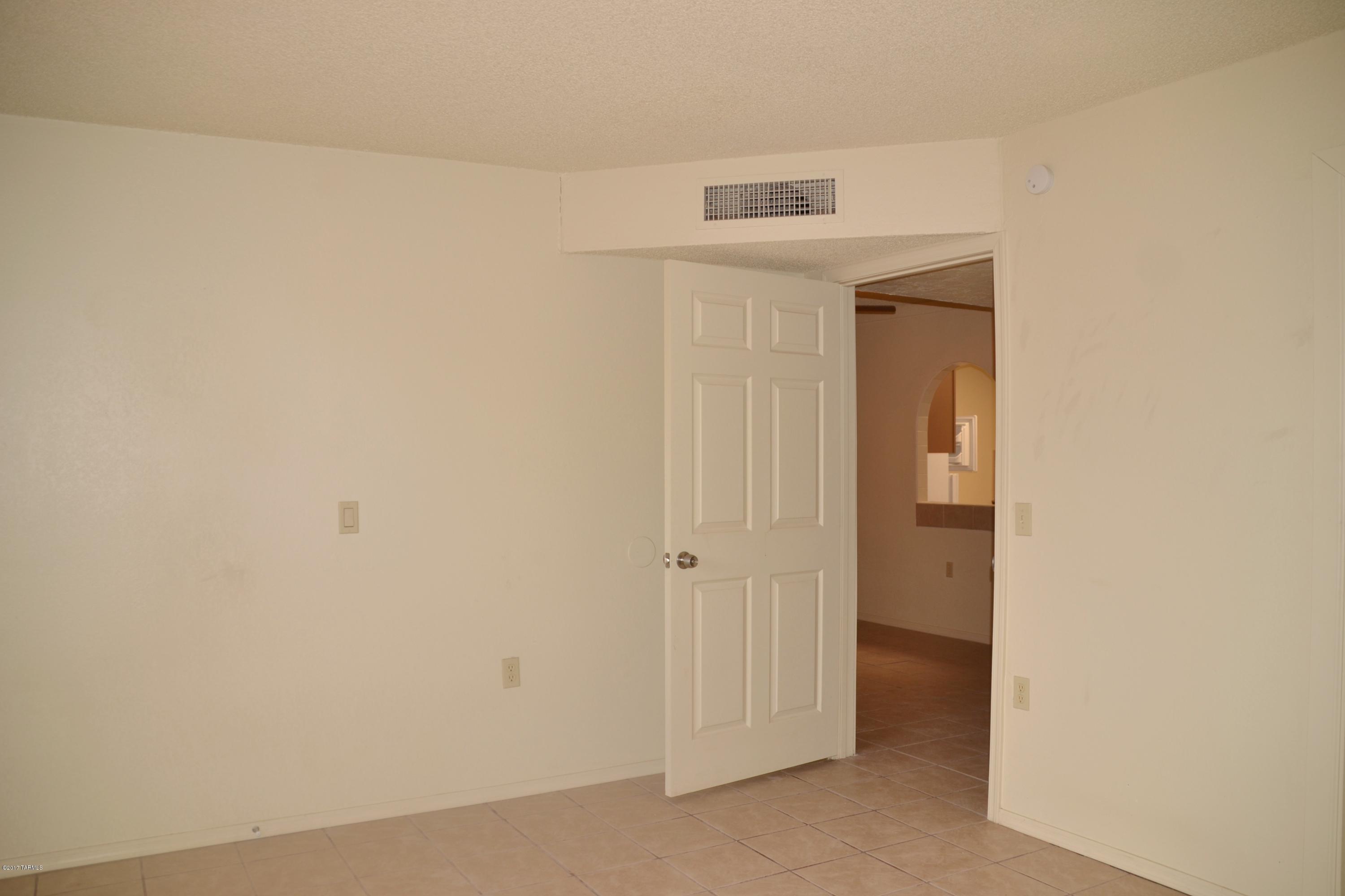 El Rio Townhomes (1-11) - Residential