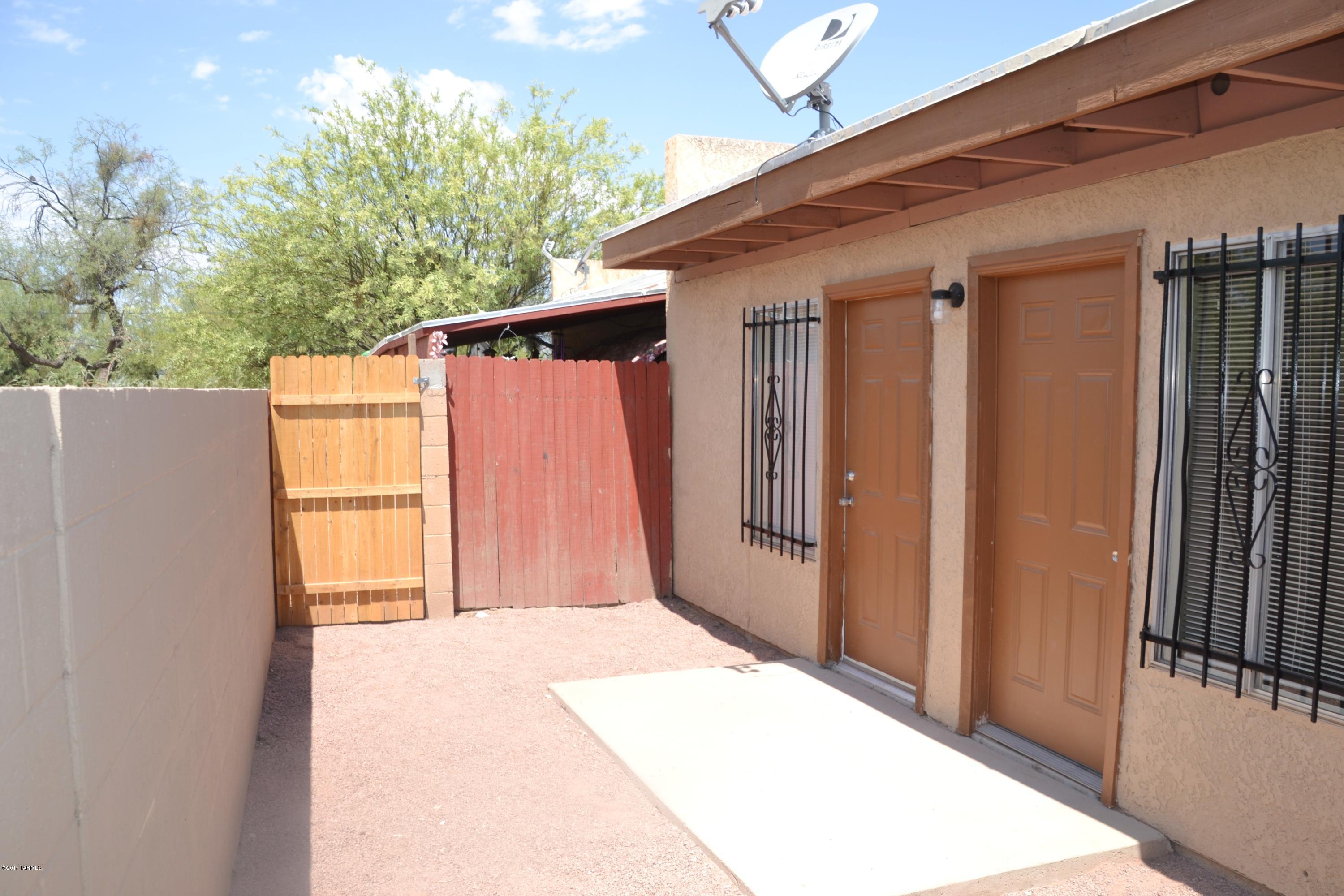 El Rio Townhomes (1-11) - Residential