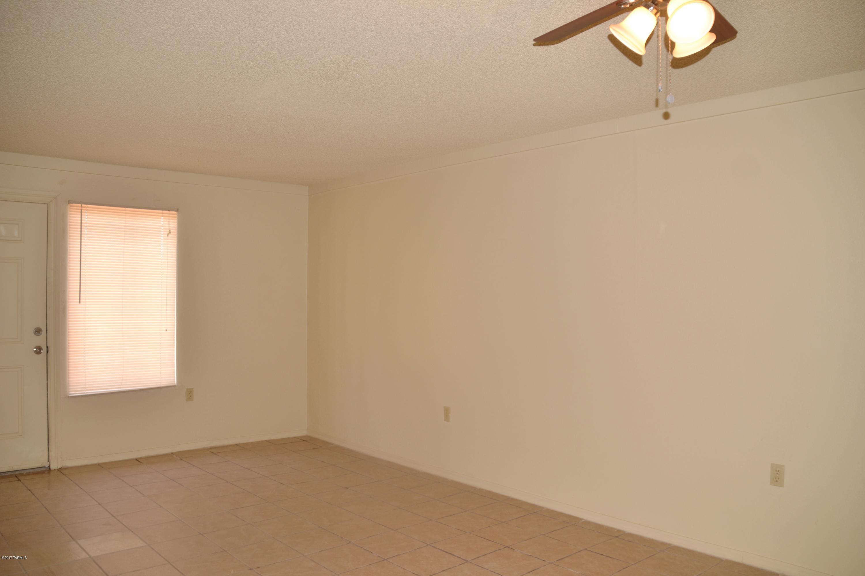 El Rio Townhomes (1-11) - Residential
