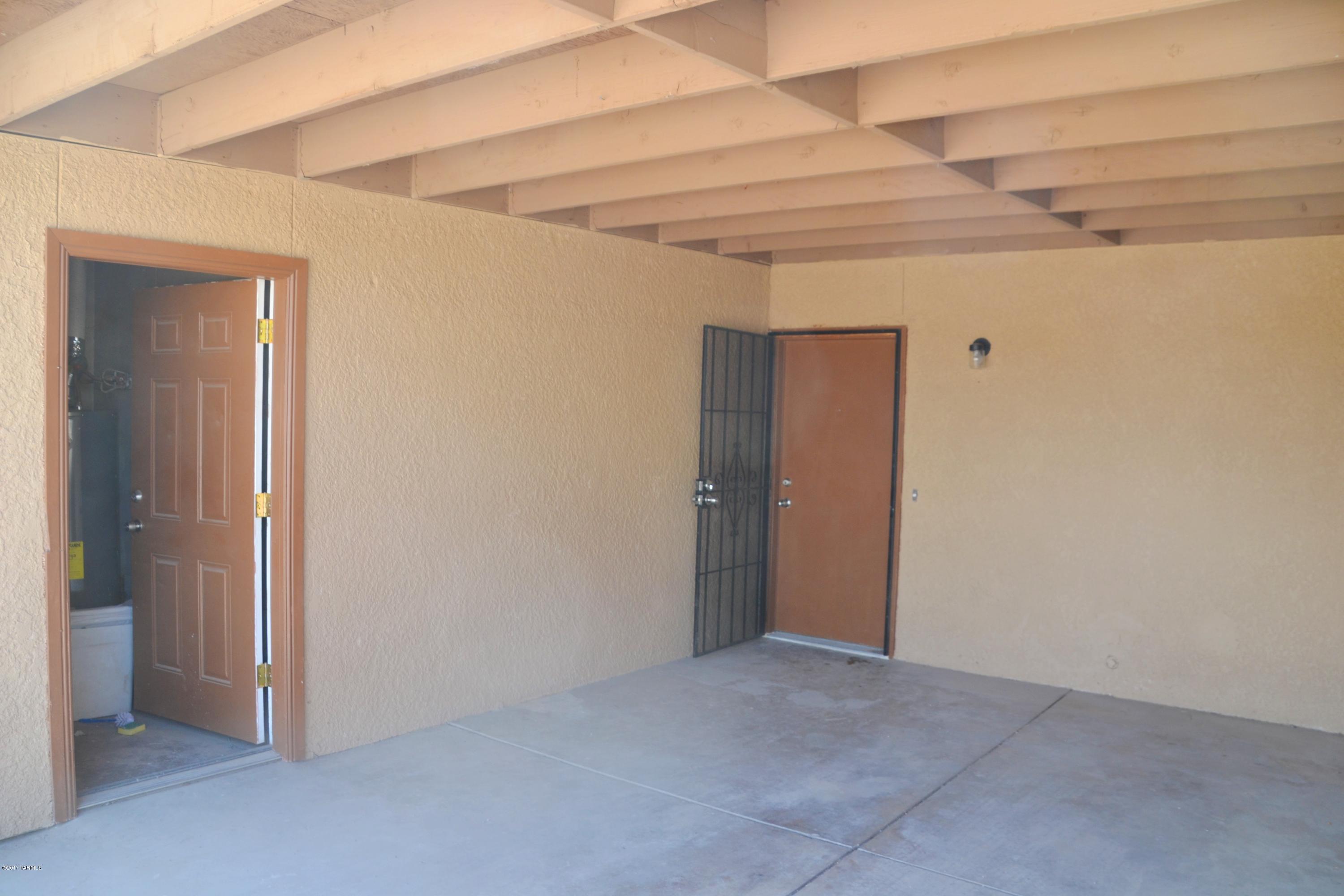El Rio Townhomes (1-11) - Residential