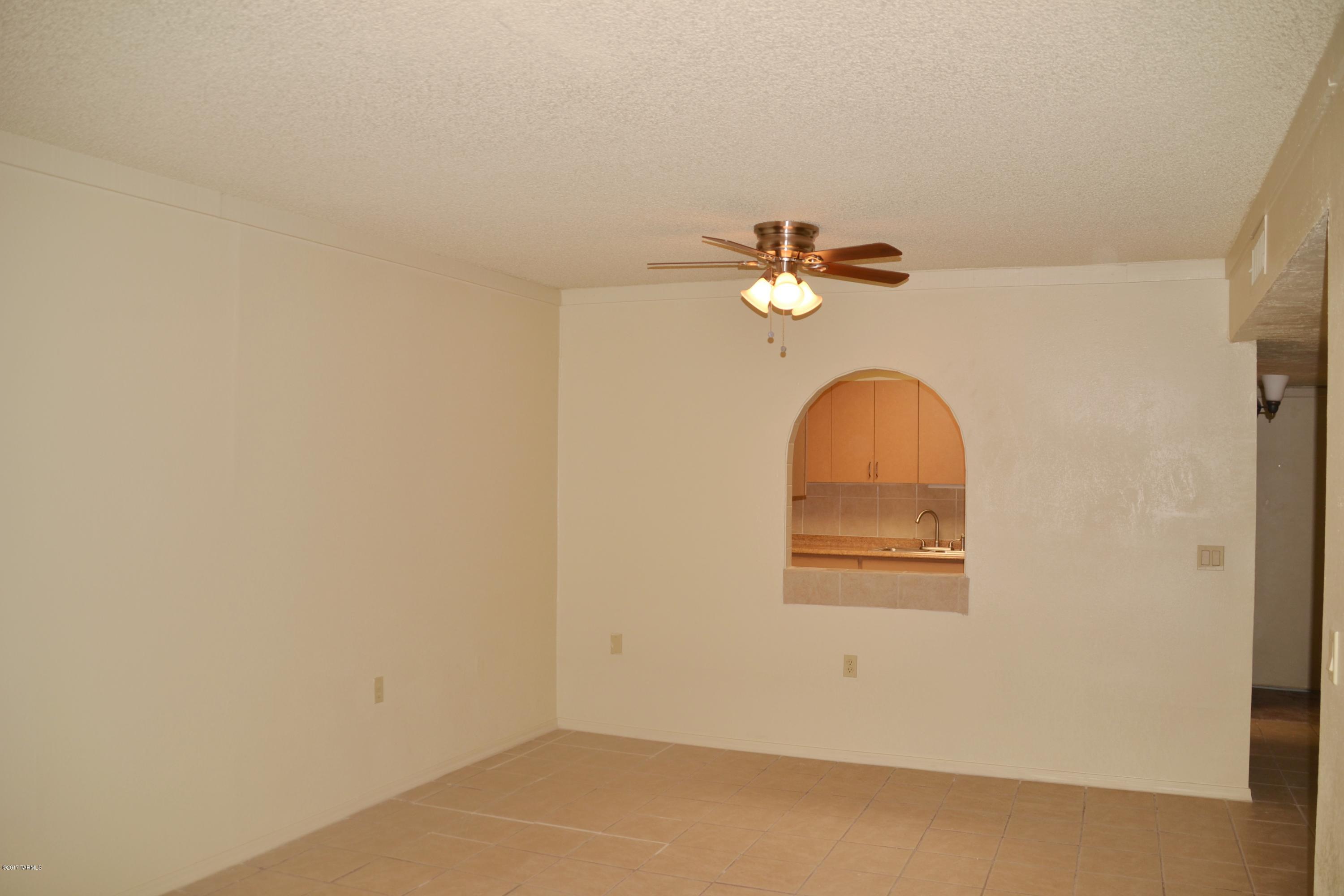 El Rio Townhomes (1-11) - Residential