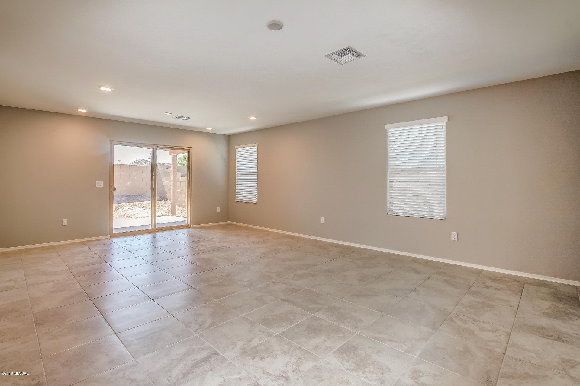 Oakmore At Midvale (1-65) - Residential