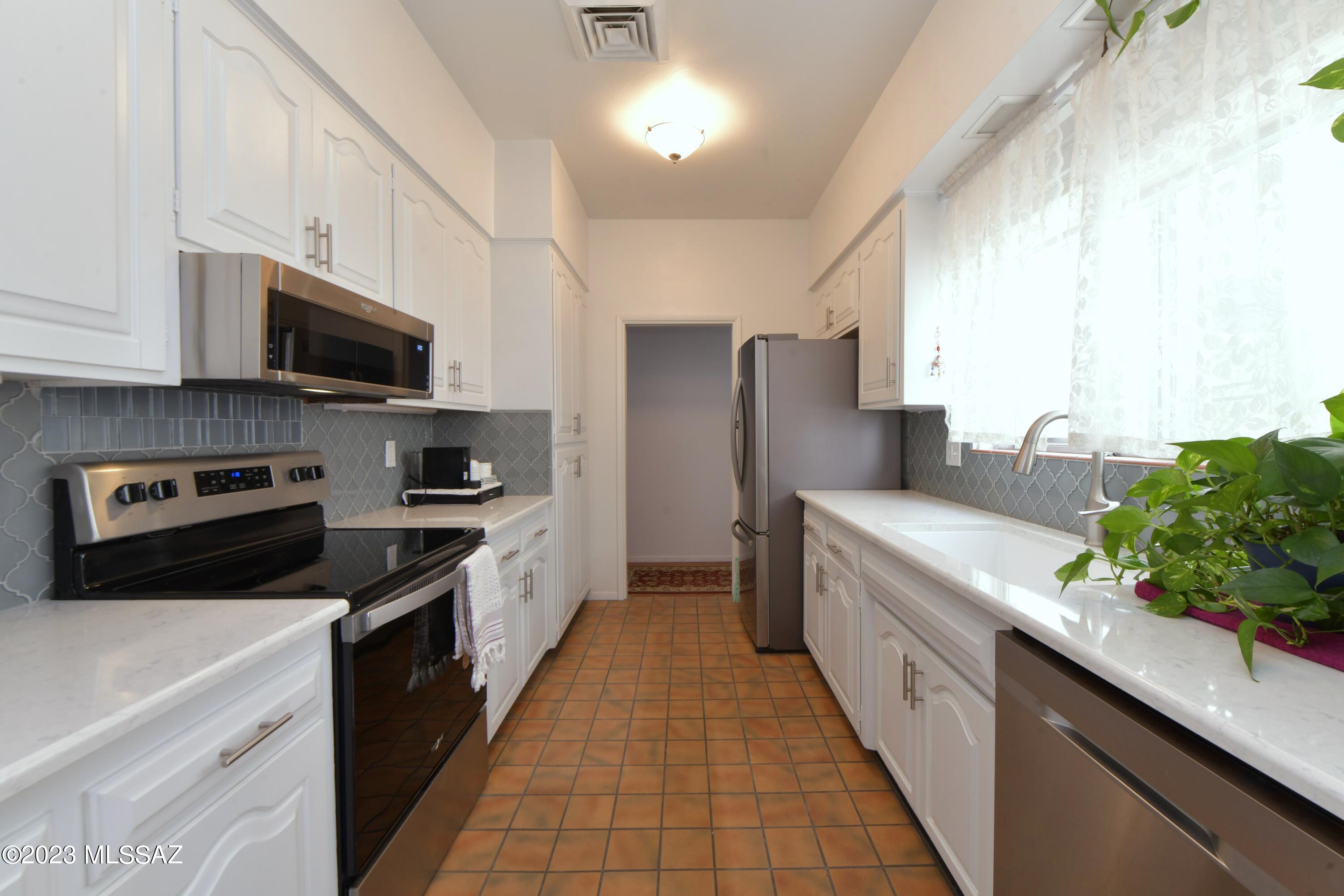 Las Lomitas (1) - Residential