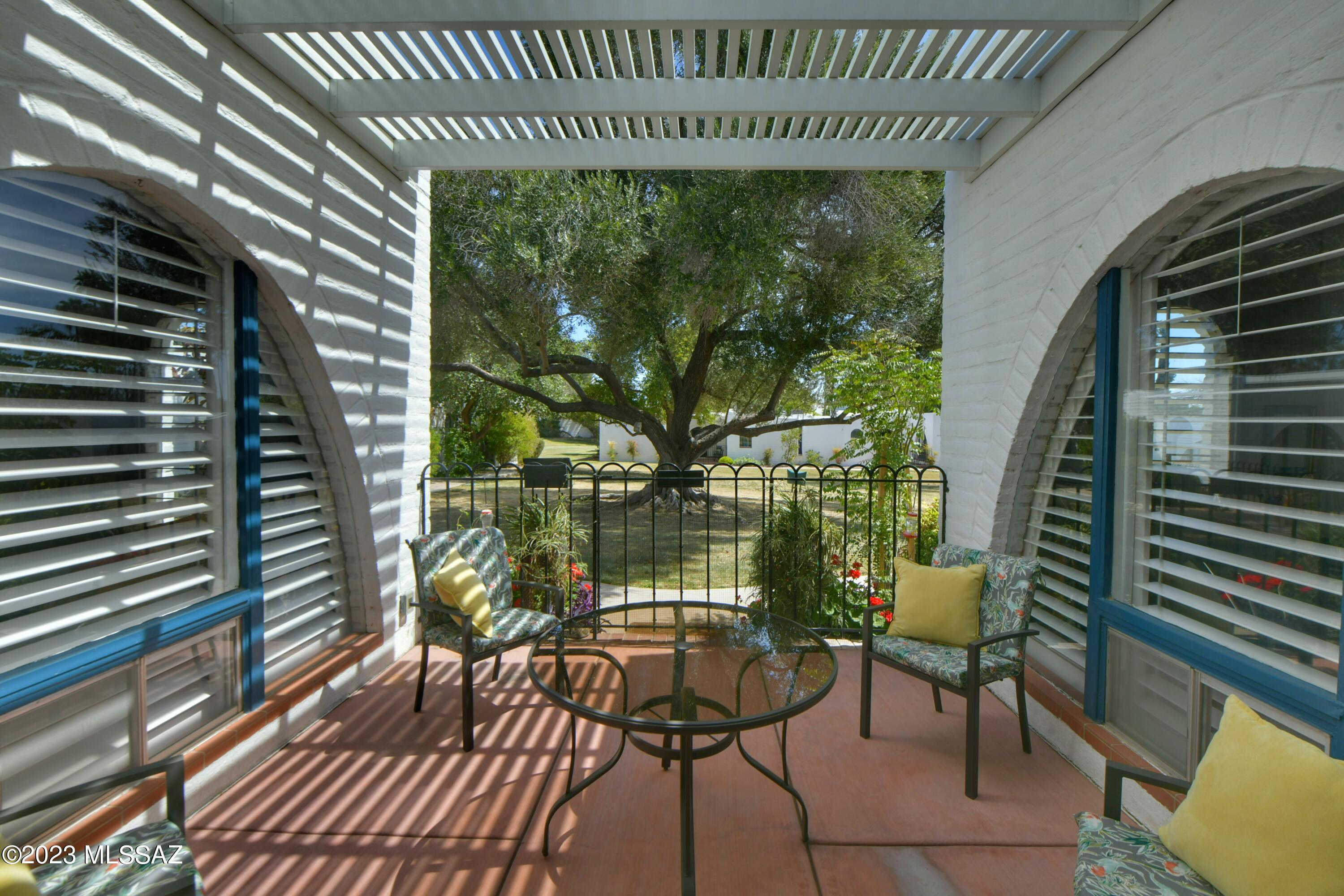 Las Lomitas (1) - Residential