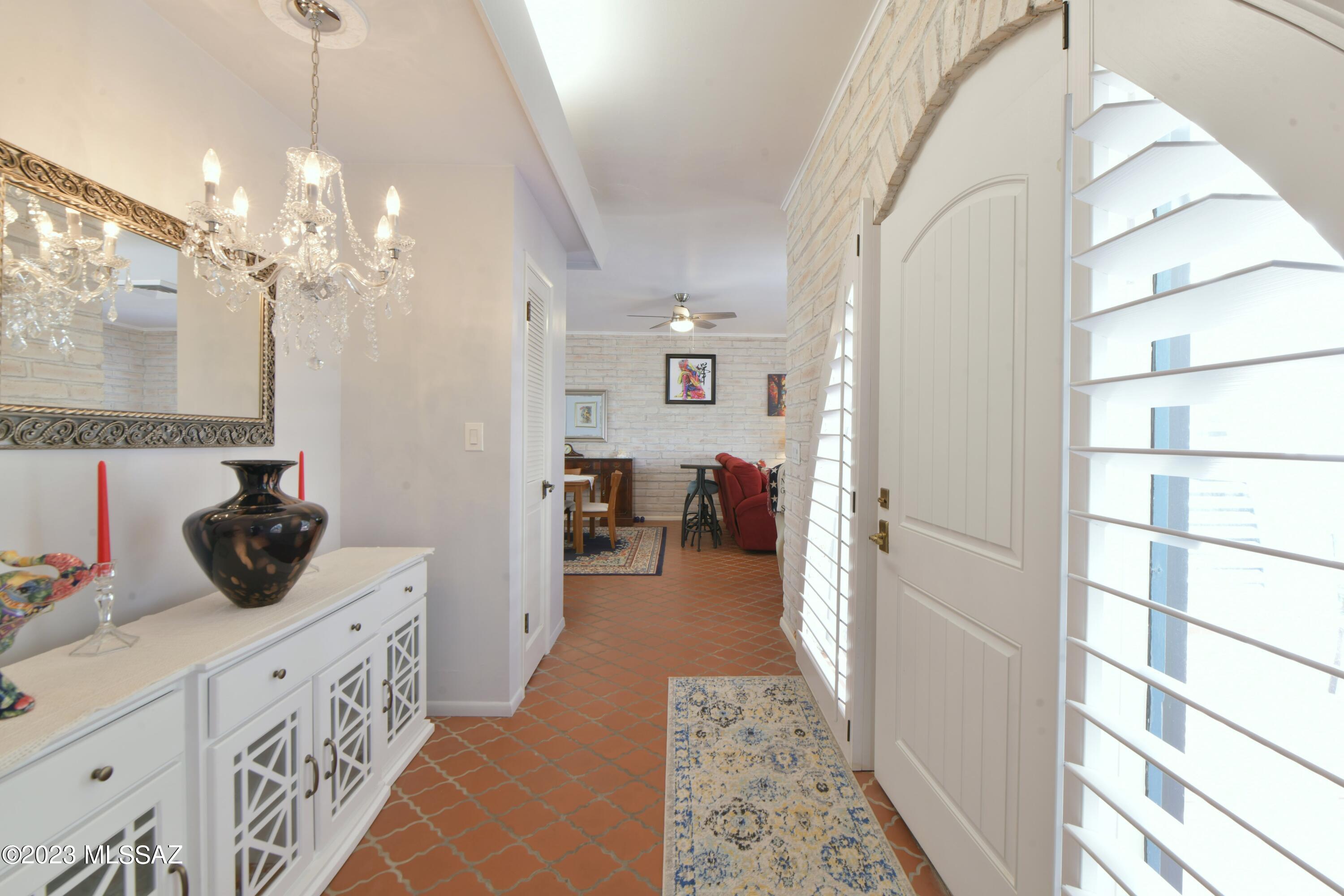 Las Lomitas (1) - Residential