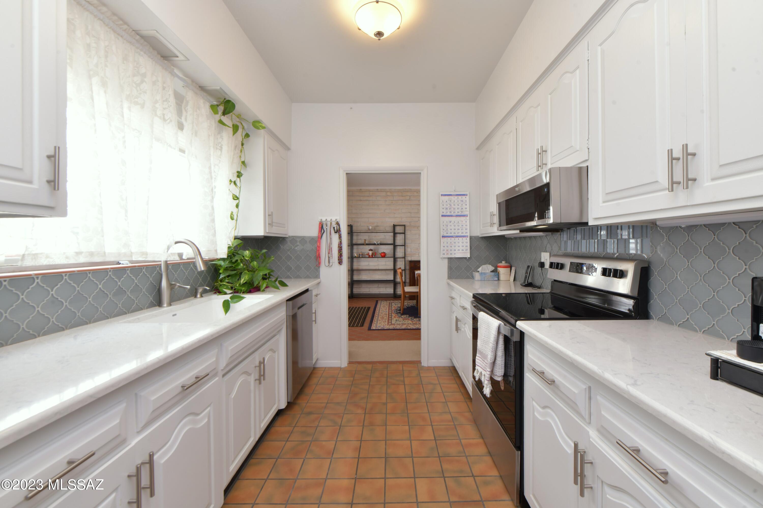 Las Lomitas (1) - Residential