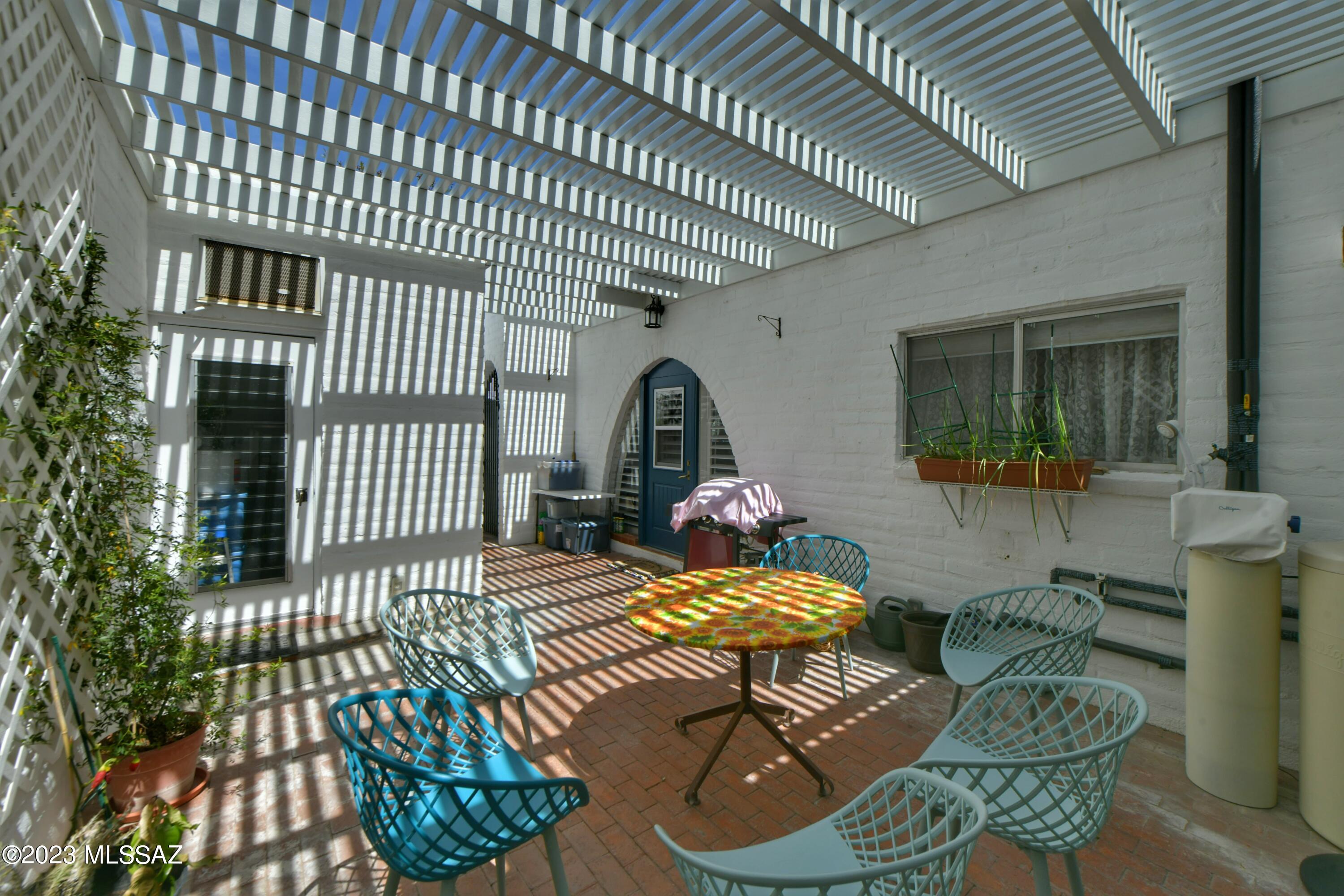 Las Lomitas (1) - Residential