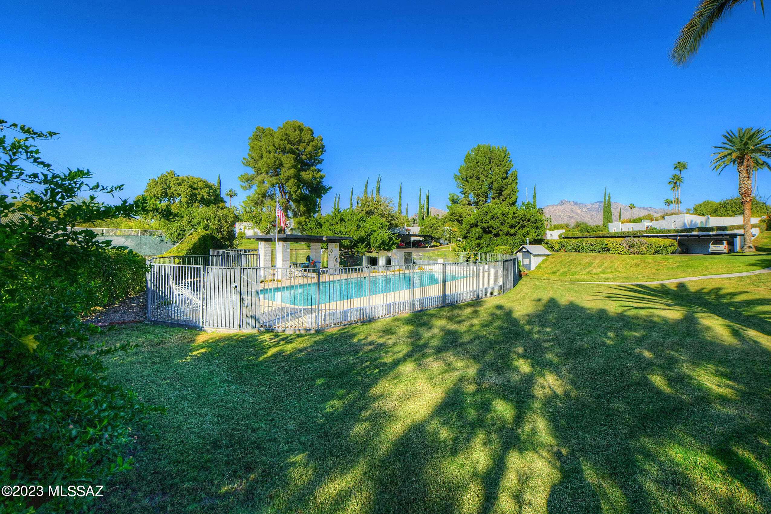 Las Lomitas (1) - Residential