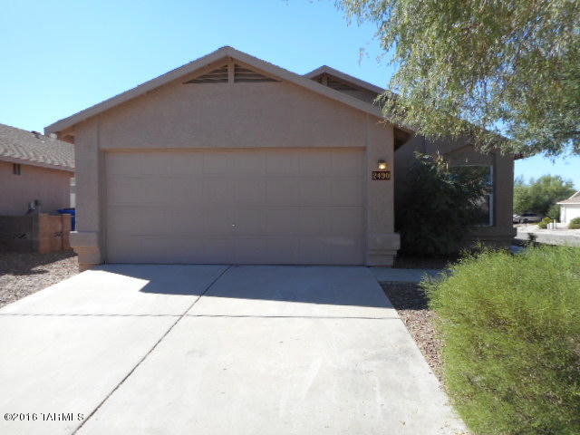Don't miss this opportunity to own another great Freddie Mac Home! Well maintained home with new carpet. Split bedroom floor plan with large bedrooms!
Close to schools, shopping, dining! Corner lot with large back yard with plenty of room for entertaining. Come see today!