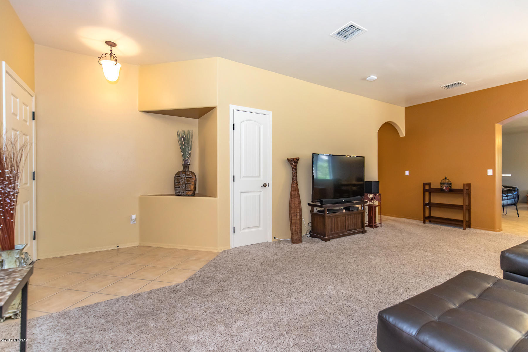 Black Horse (1-411) - Residential