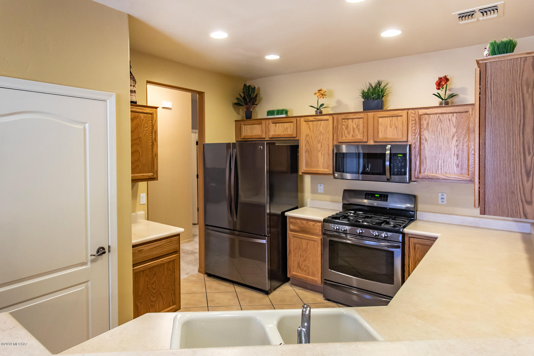 Black Horse (1-411) - Residential