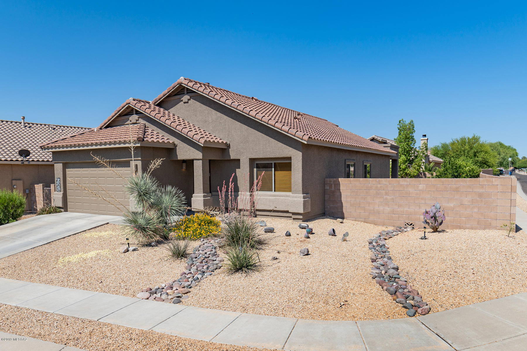 Black Horse (1-411) - Residential