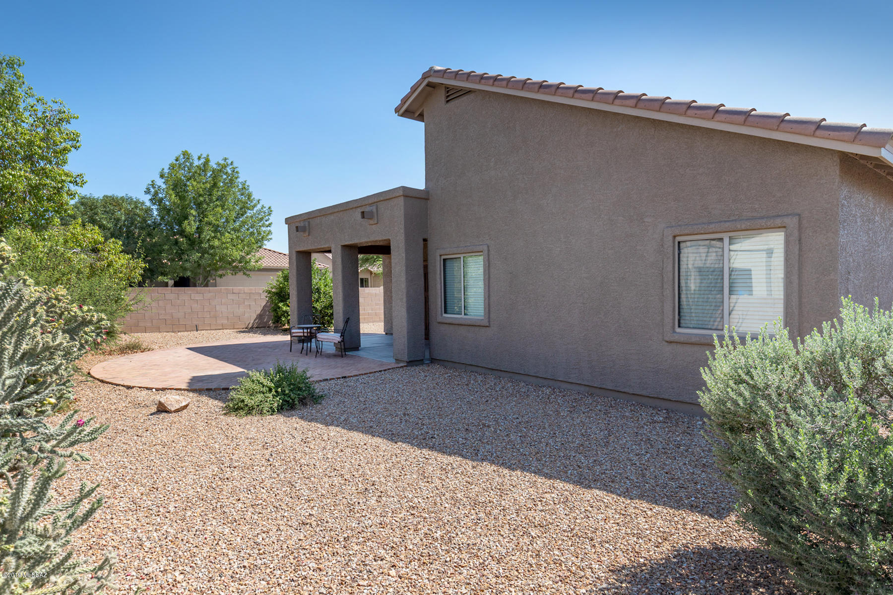 Black Horse (1-411) - Residential