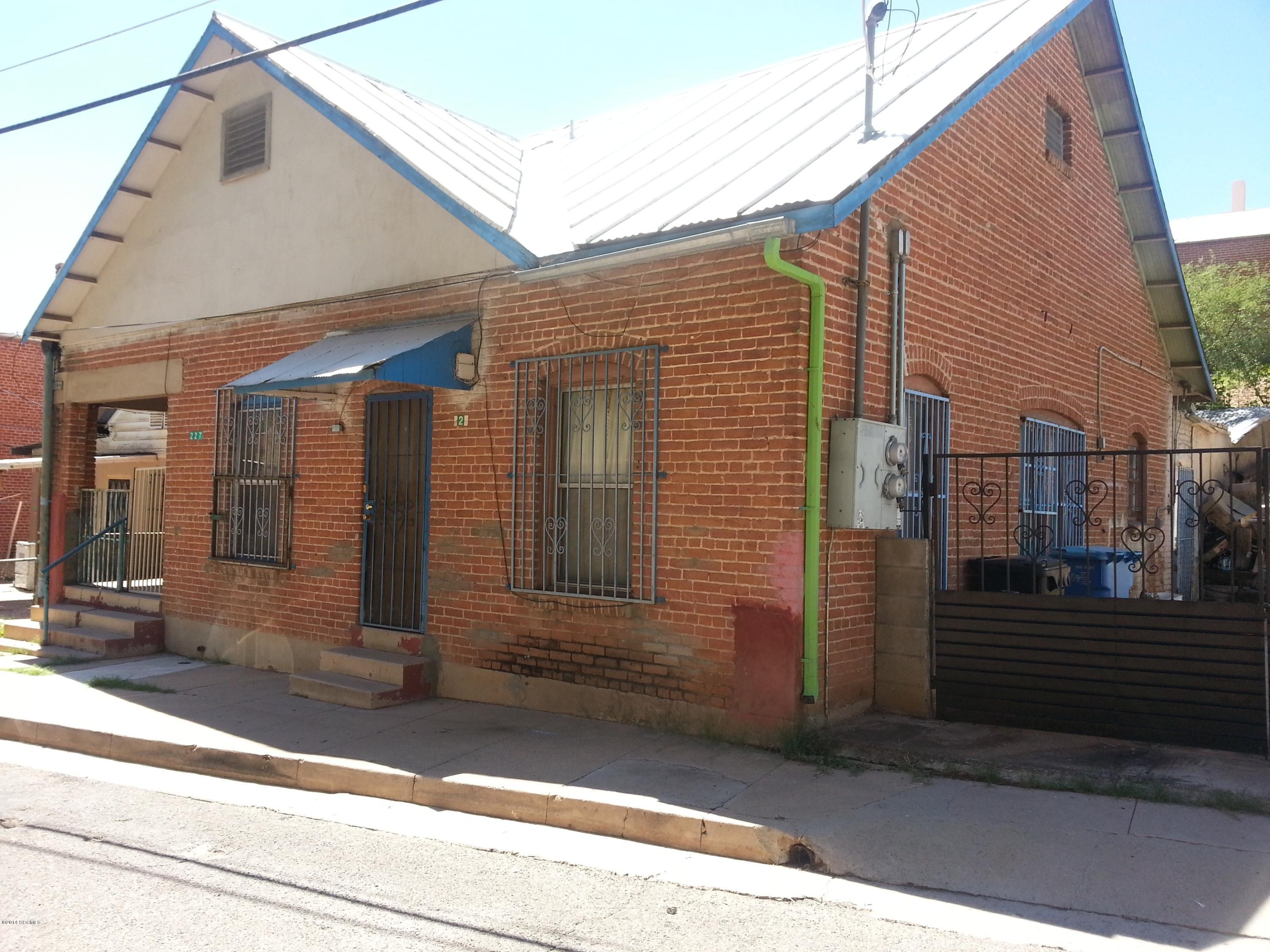 1bd 1ba duplex centrally located rent for 350.00 monthly each