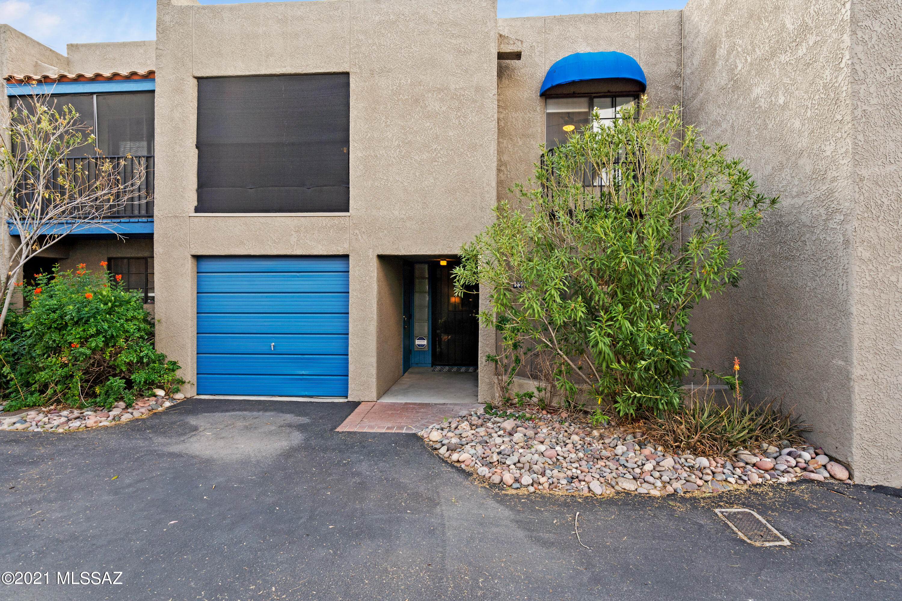 East Elm Place Townhomes (1-10) - Residential