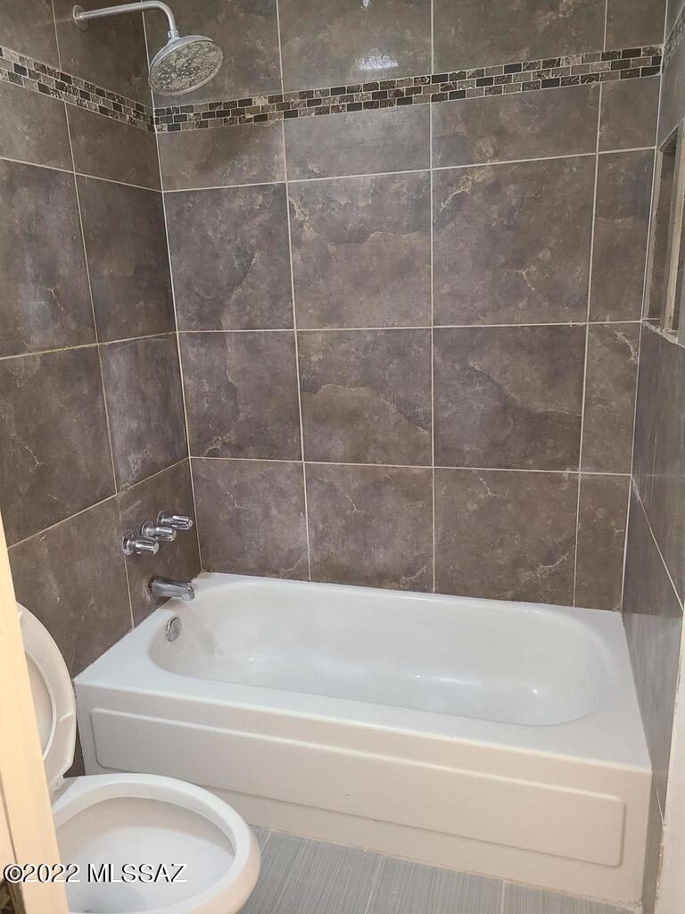 Las Casas Bellas Condo (1-44) - Residential Lease