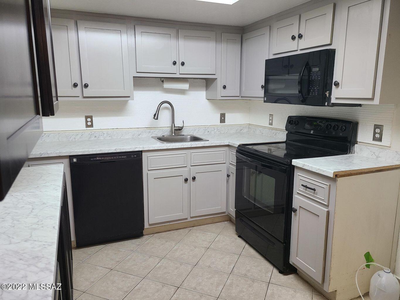 Las Casas Bellas Condo (1-44) - Residential Lease
