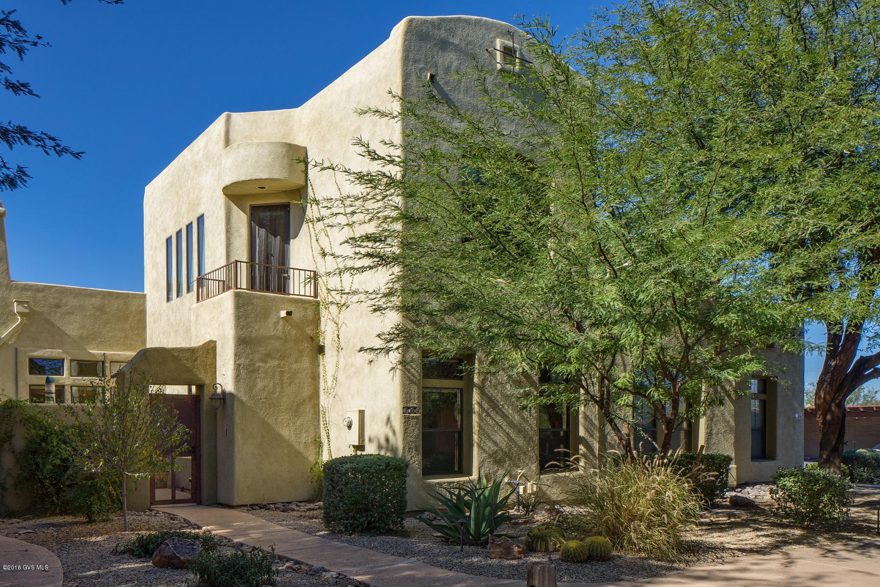 This is a lovely 2 Bedroom, 2 Bath unit that faces east! 2 Master suites, one upstairs and one downstairs, walk-in closets and plenty of room. Close to the Village of Tubac with all of its shops, galleries and historic sites. Well maintained and ready to be your perfect retreat.