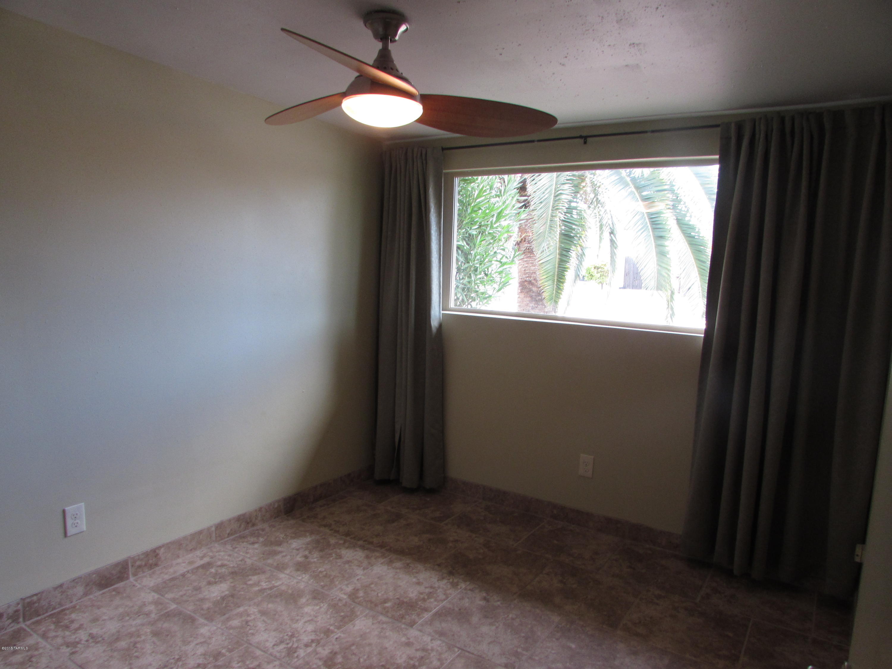 Hidden Hills East (1-118) - Residential Lease