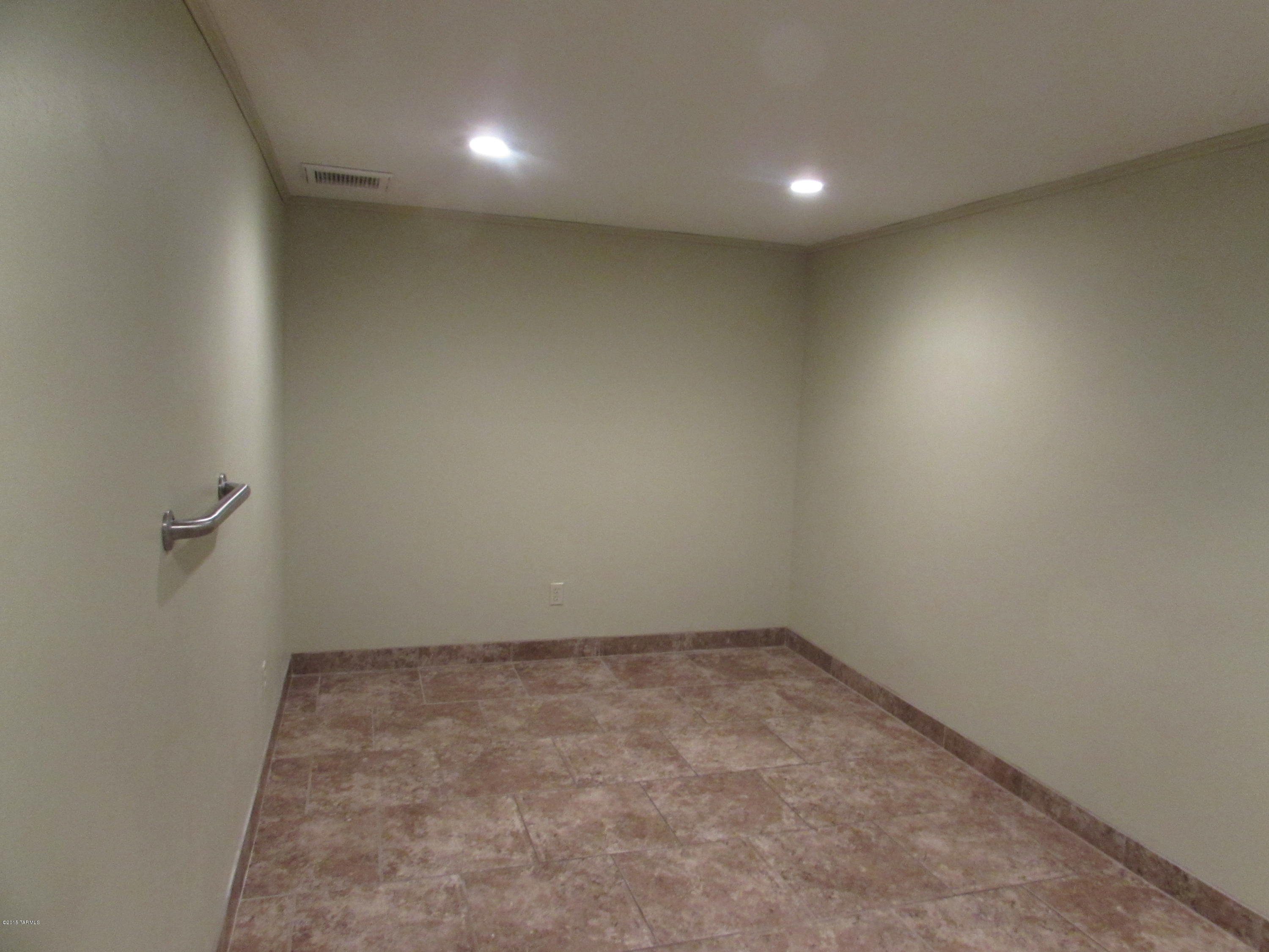 Hidden Hills East (1-118) - Residential Lease