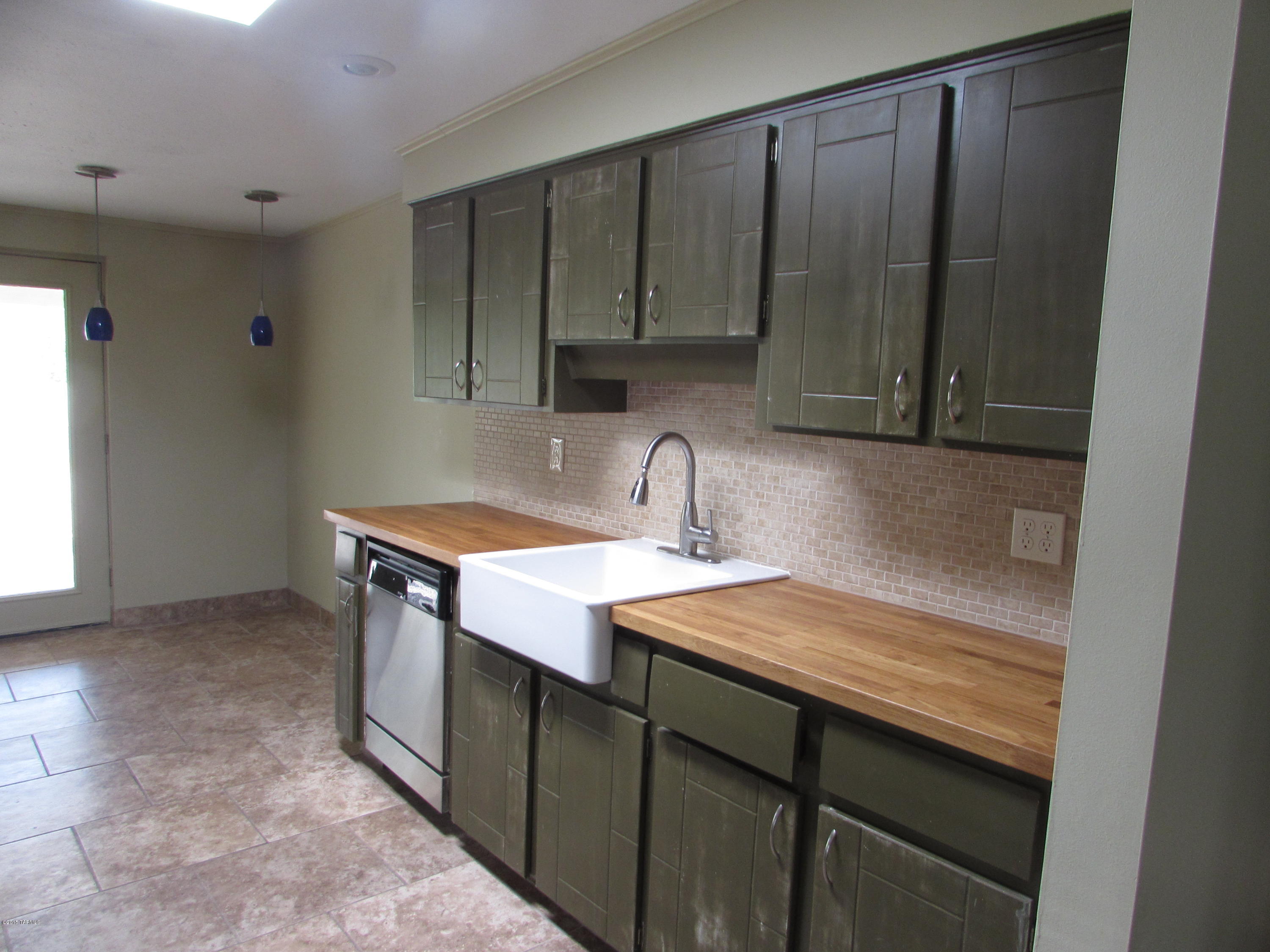Hidden Hills East (1-118) - Residential Lease