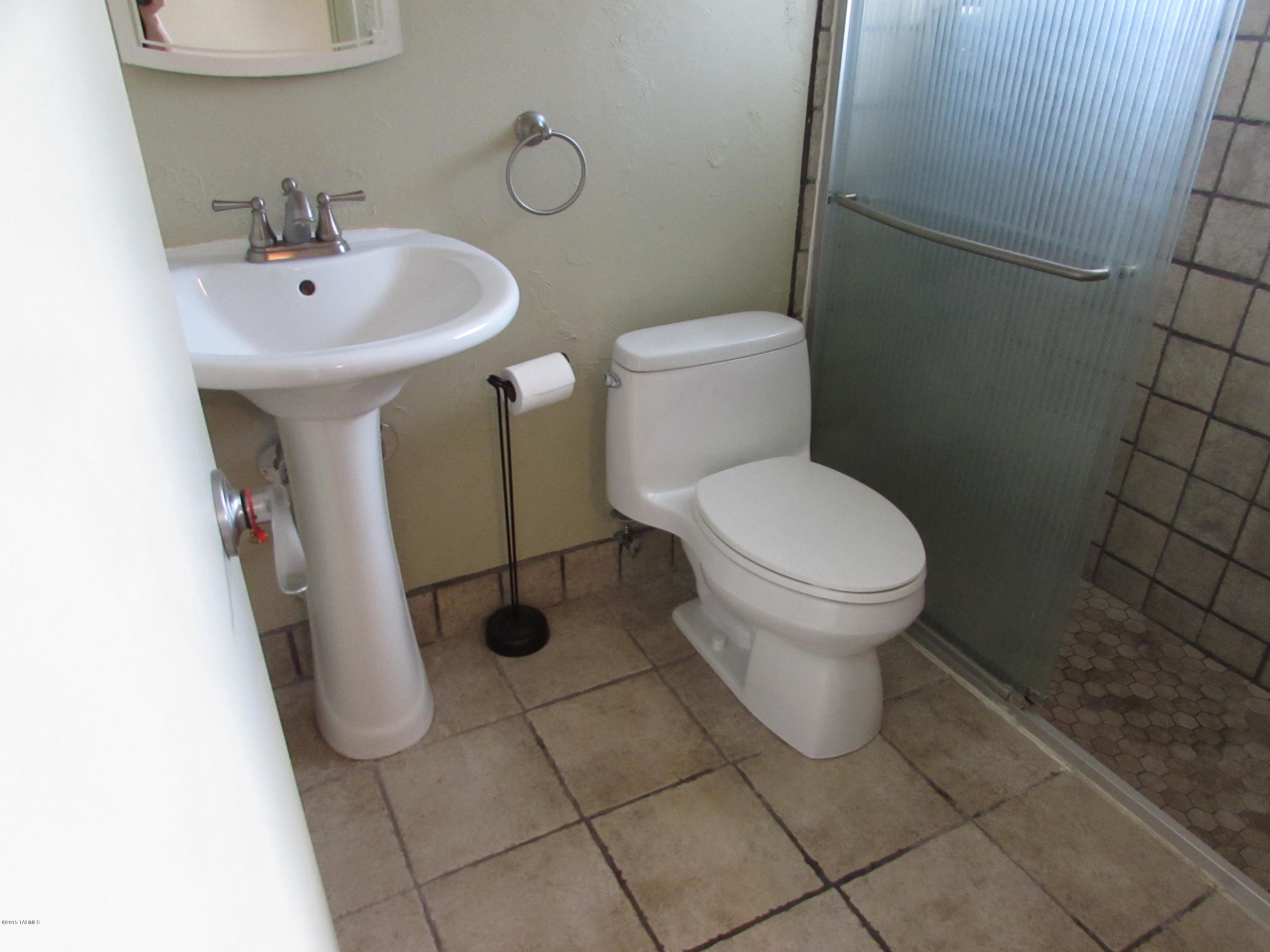 Hidden Hills East (1-118) - Residential Lease